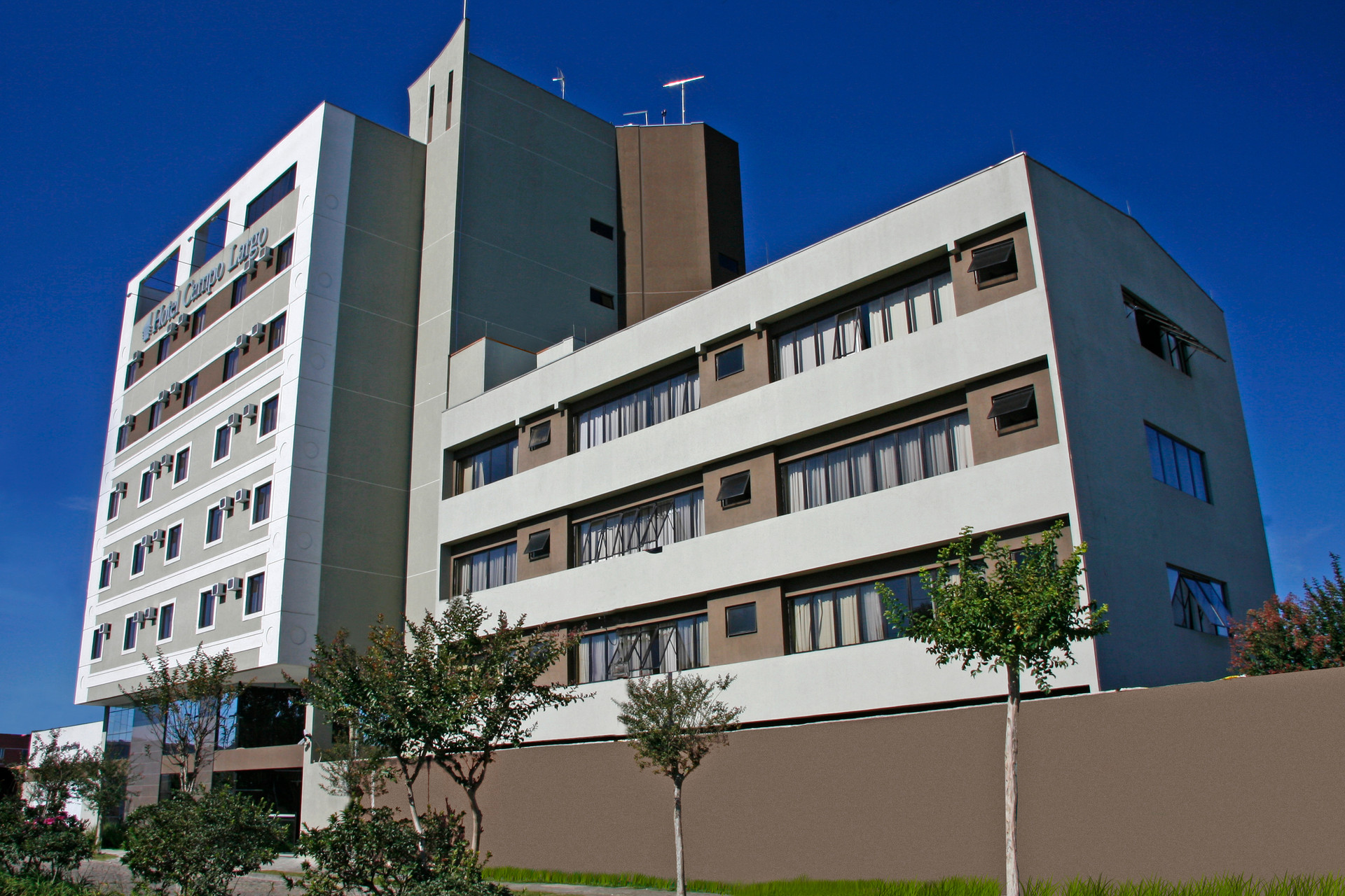 Vista Exterior Hotel Campo Largo Comfort