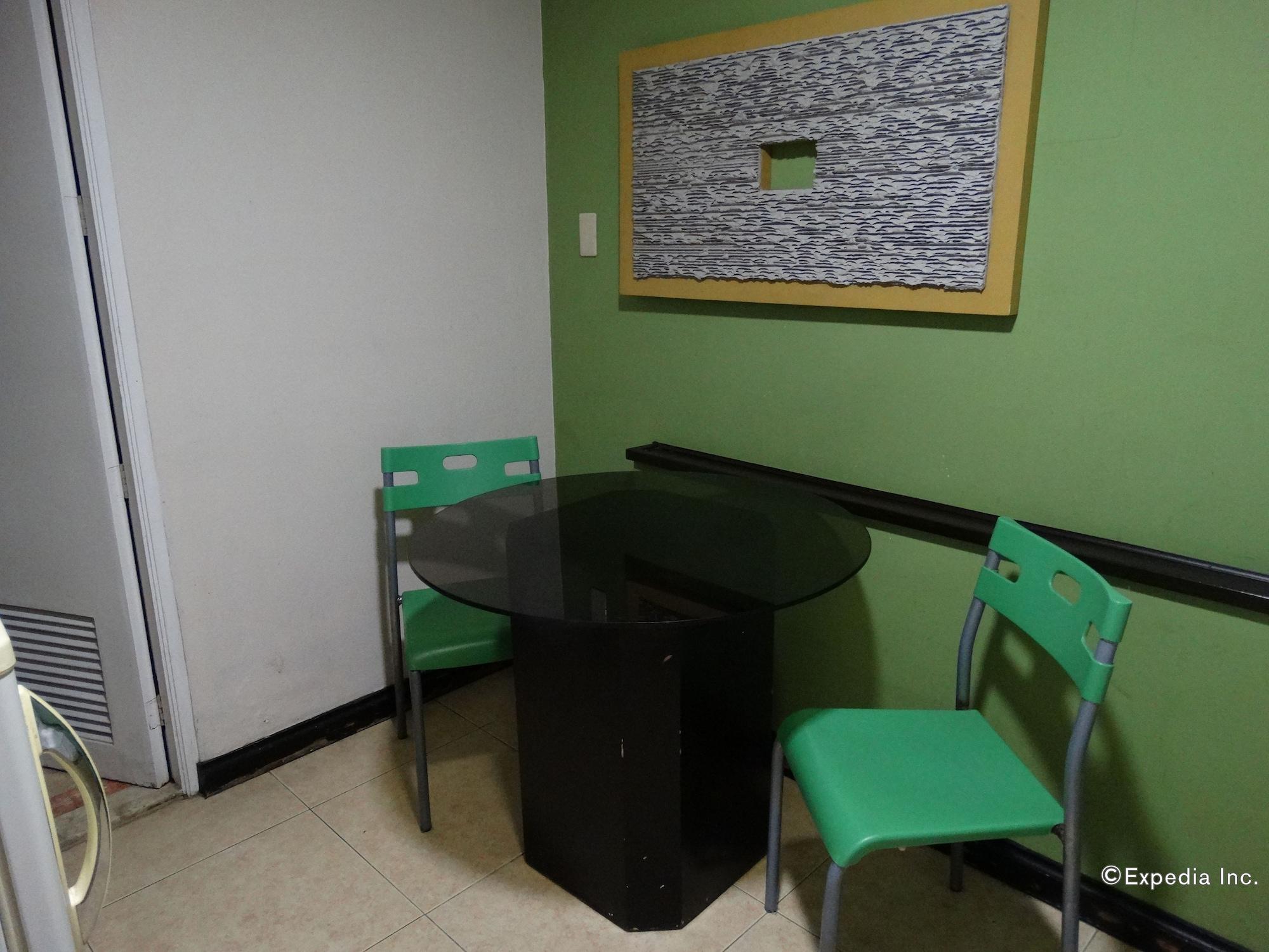 Set de Habitación Ralph Anthony Suites