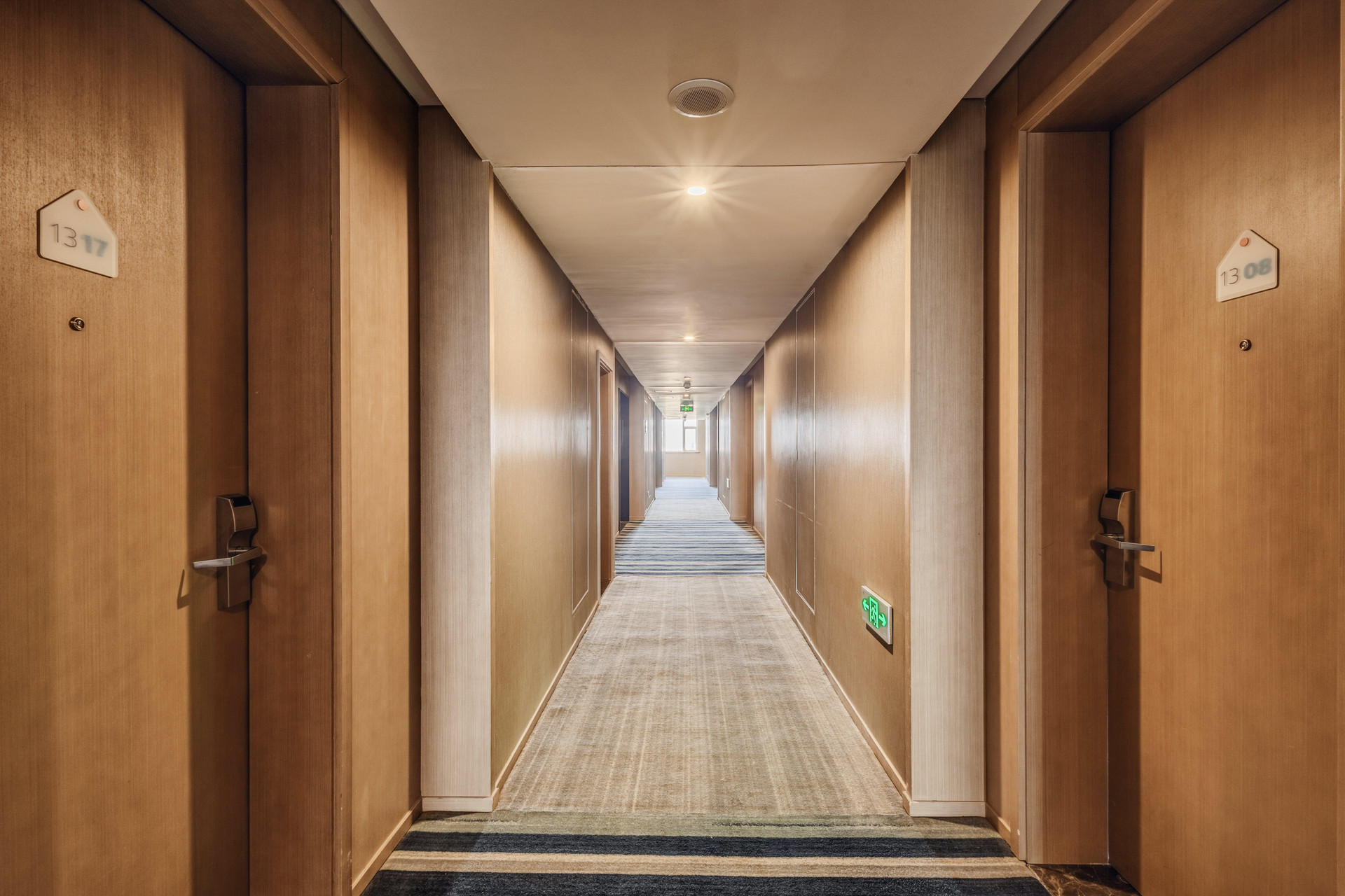 Vista Lobby Holiday Inn Express Zhangye