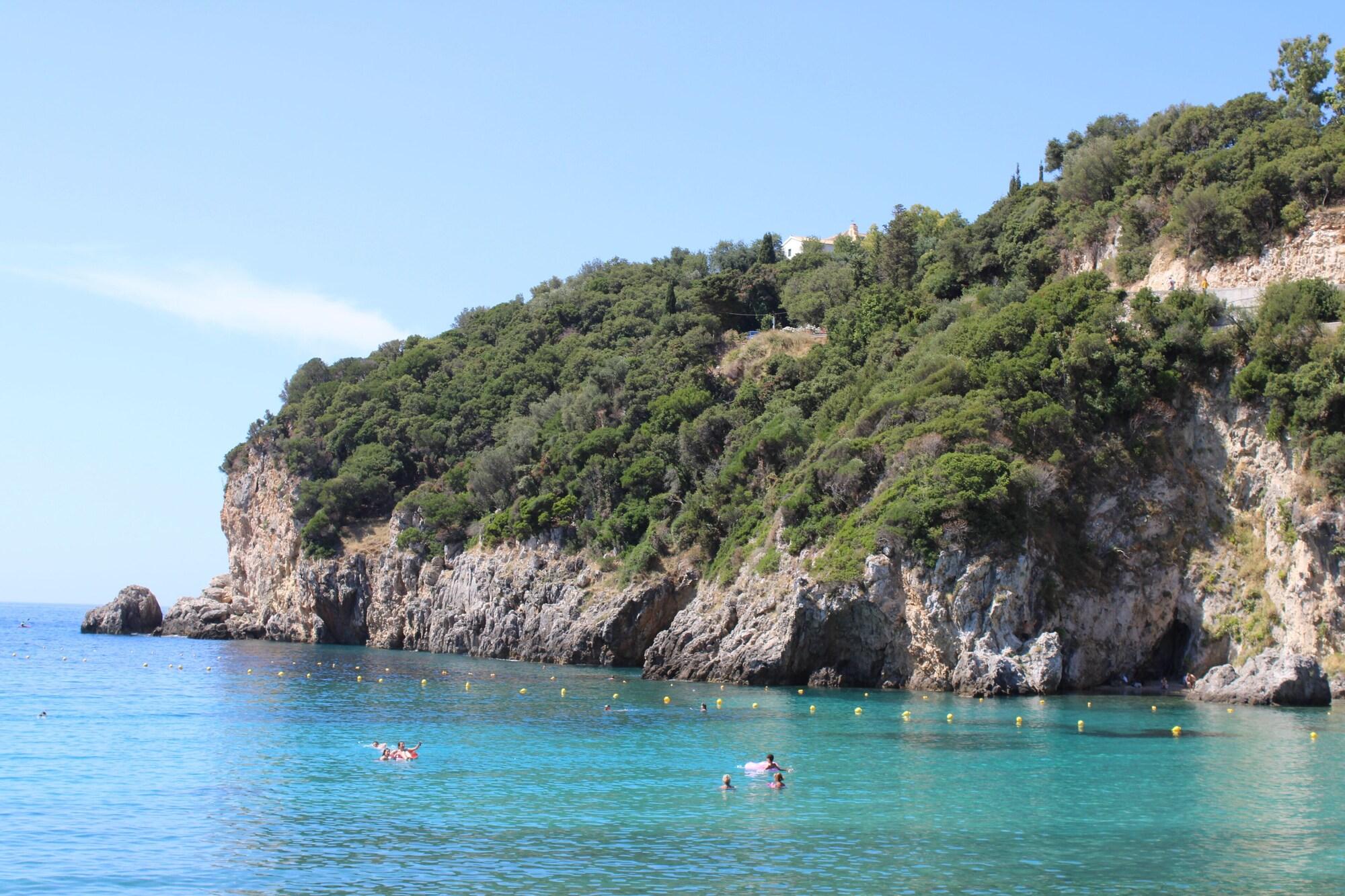 Playa Zefiros Traditional Hotel