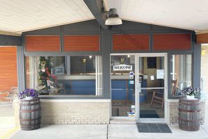 Alojamiento - Tecumseh Inn and Suites