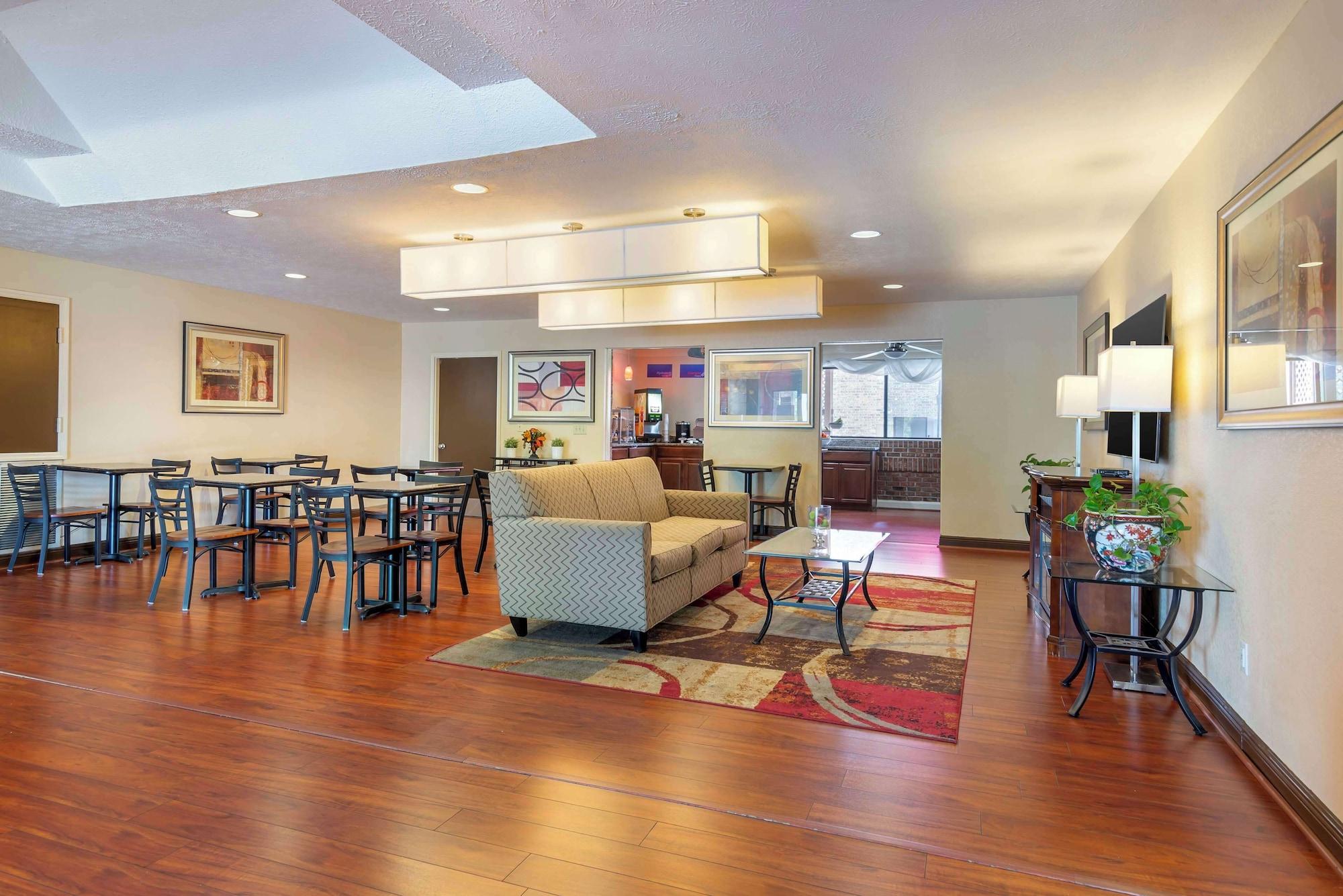 Vista Lobby Best Western Auburn/Opelika Inn