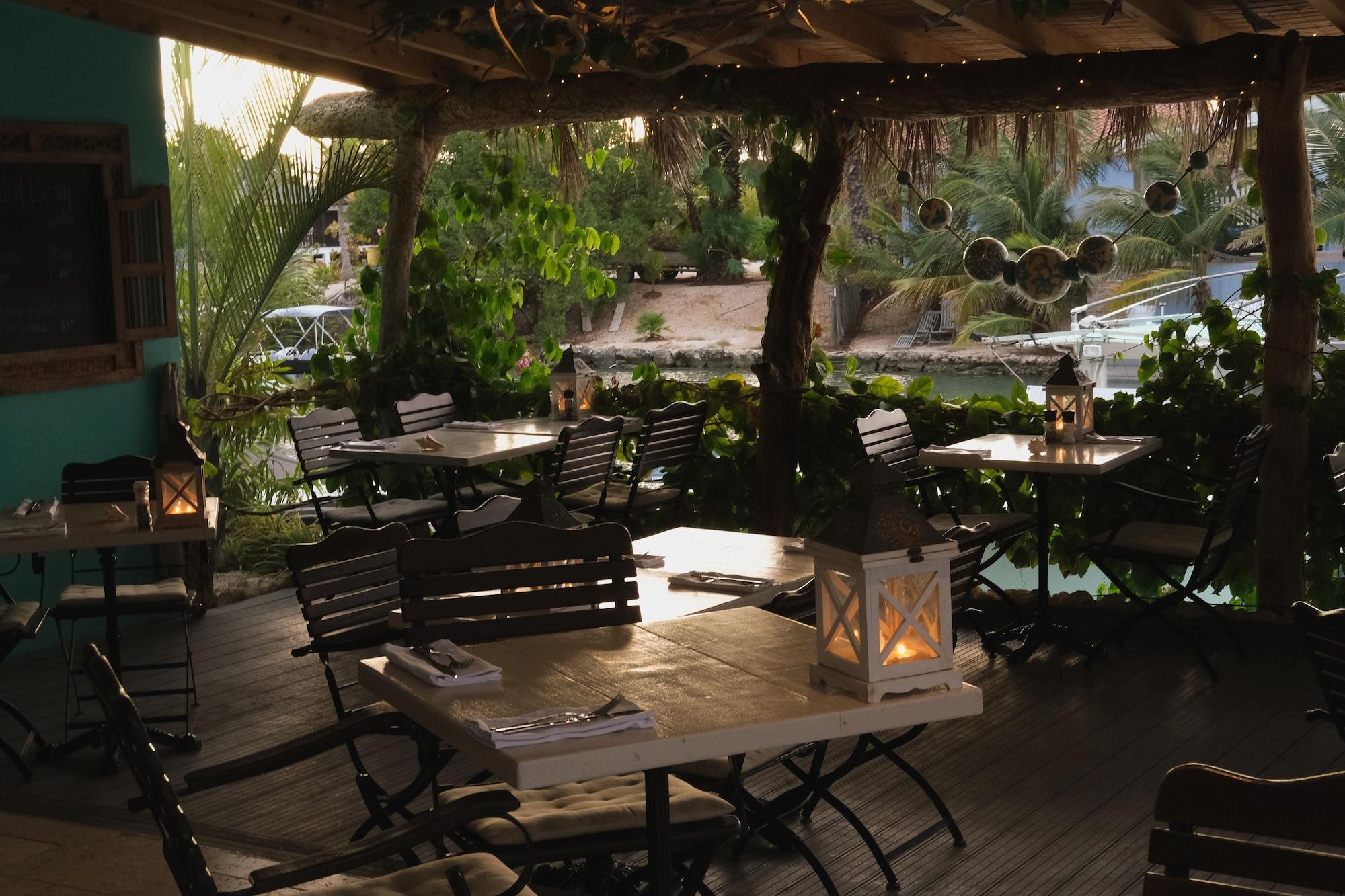 Restaurant Ocean Breeze Boutique Hotel & Marina