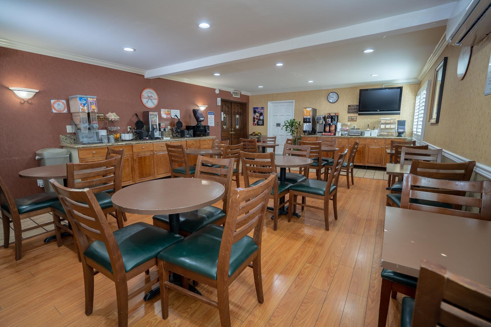 Restaurant Howard Johnson by Wyndham Buena Park