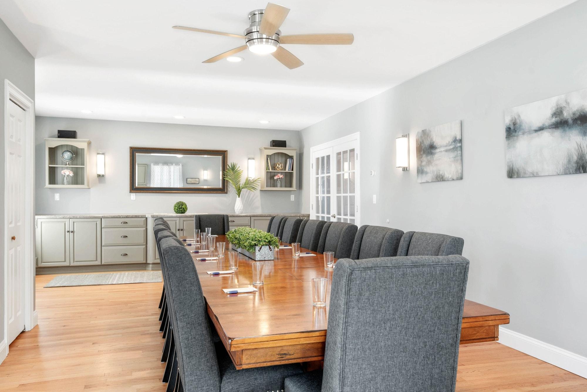 Sala de Reuniones Inn at Harbor Hill Marina