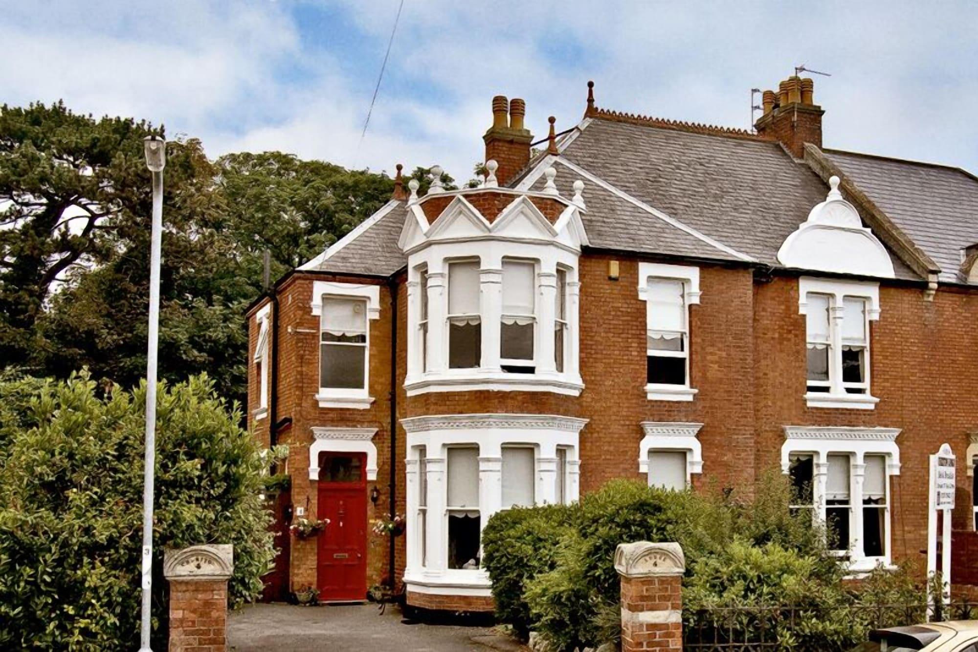 Vista Exterior Cheriton Lodge