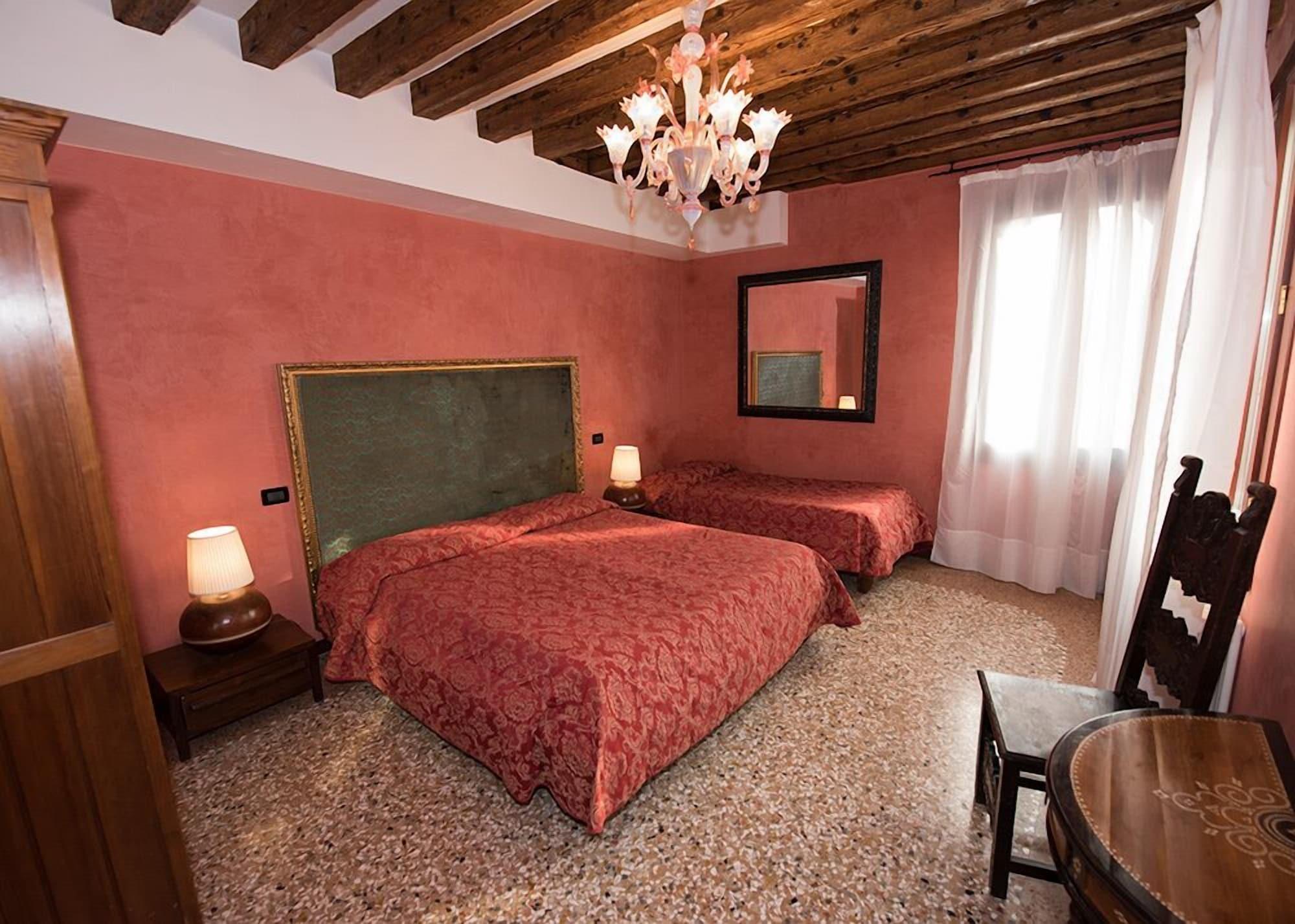Varios Hotel Guerrato
