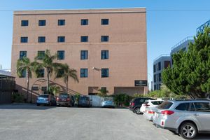 Alojamiento - Adelaide Riviera Hotel
