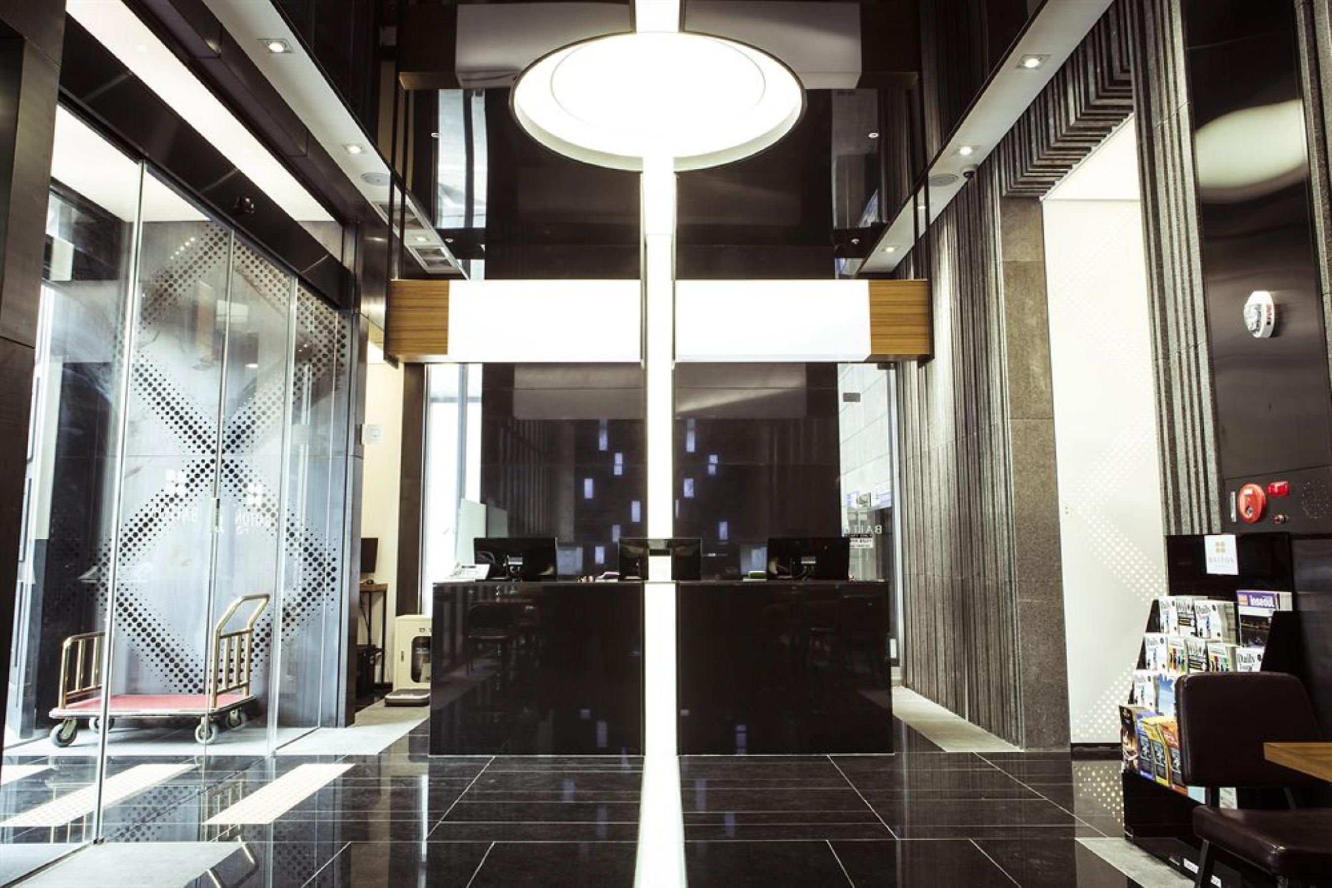 Vista do lobby Baiton Hotel