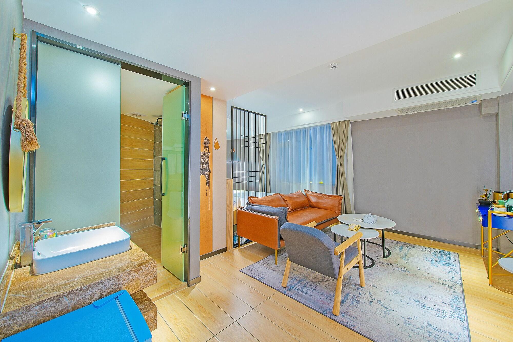 Varios Shenzhen East Railway And Buji Subway Station Ranch Hotel