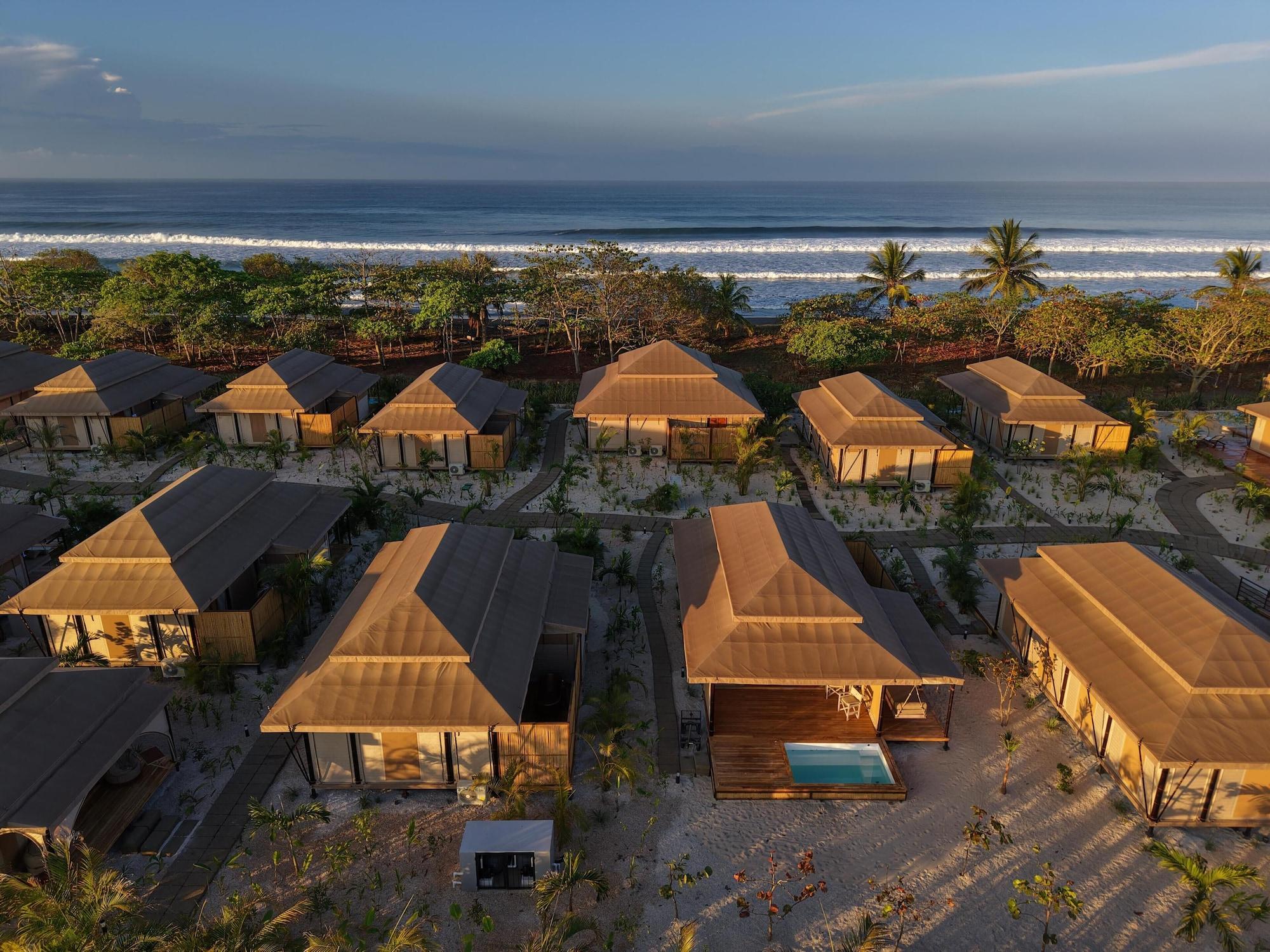 Vista Exterior Amarena Luxury Tent Village