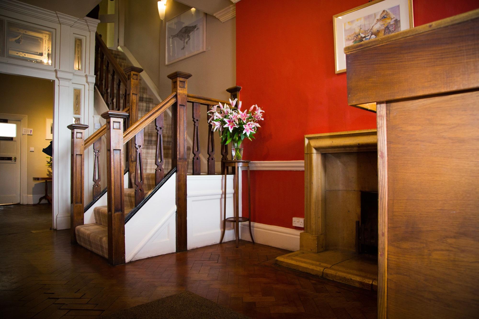 Vista Lobby The Amberley Inn