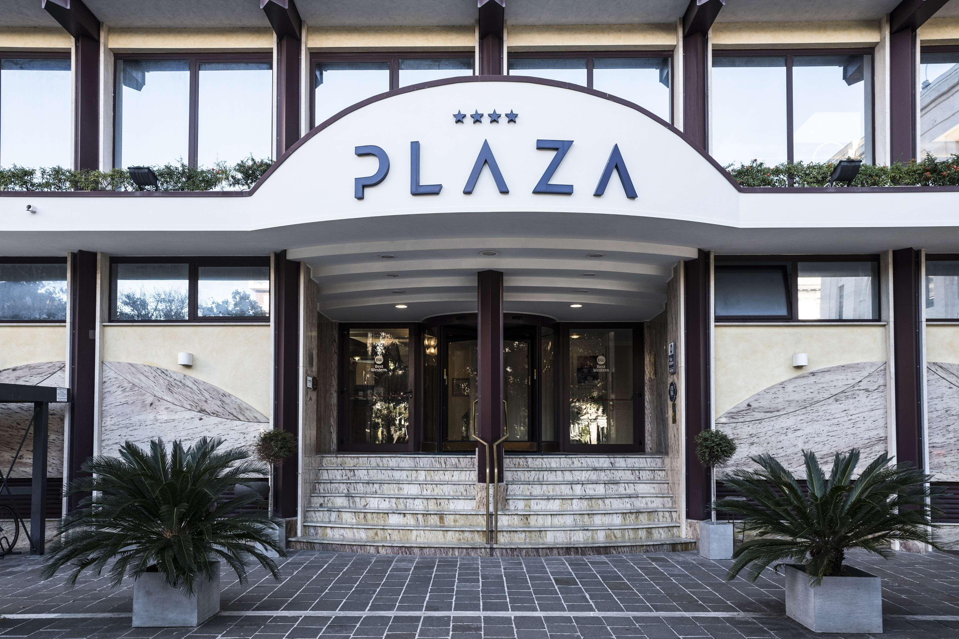 Vista Exterior Hotel Plaza Pescara