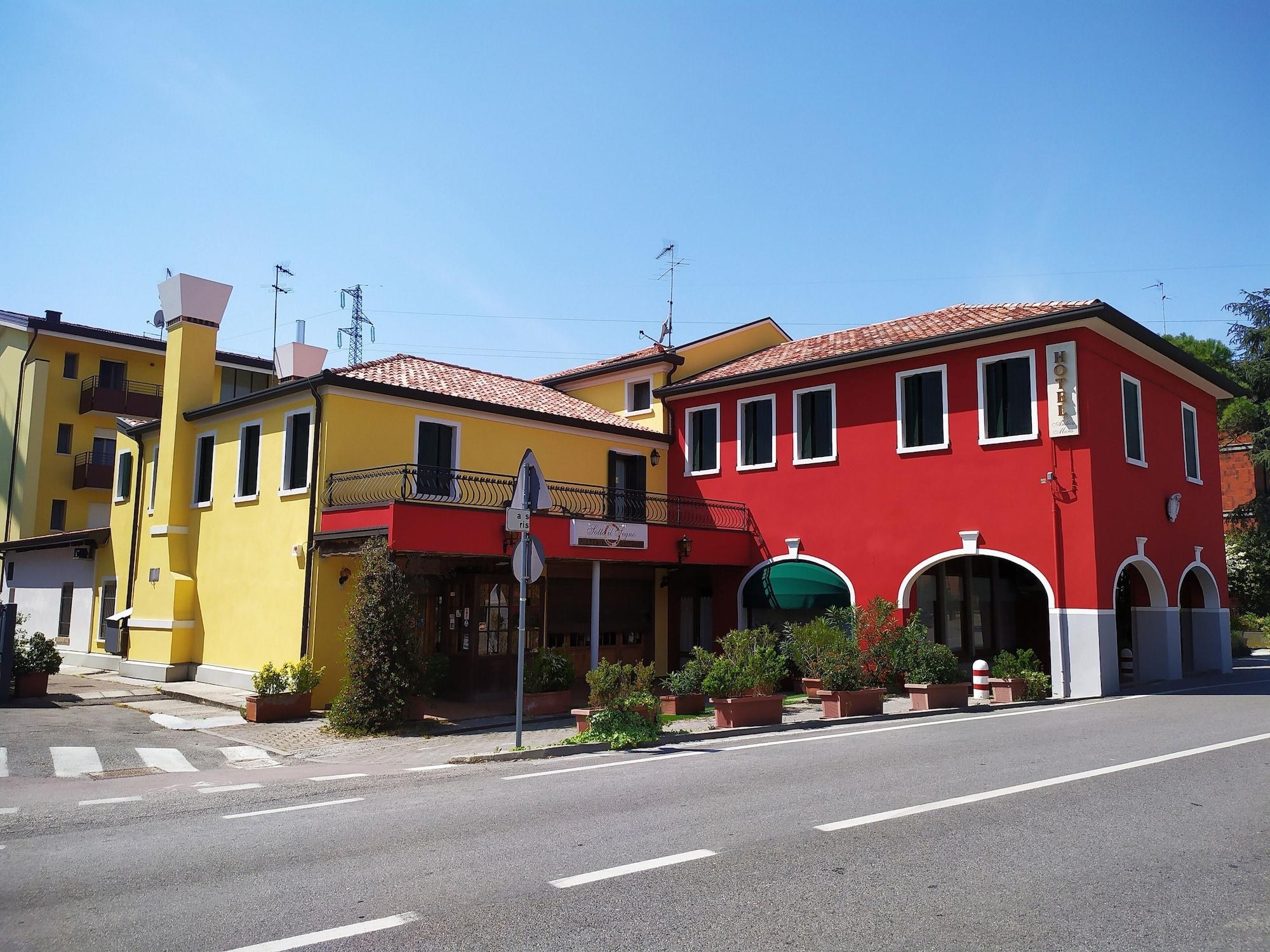 Vista Exterior Hotel Antico Moro