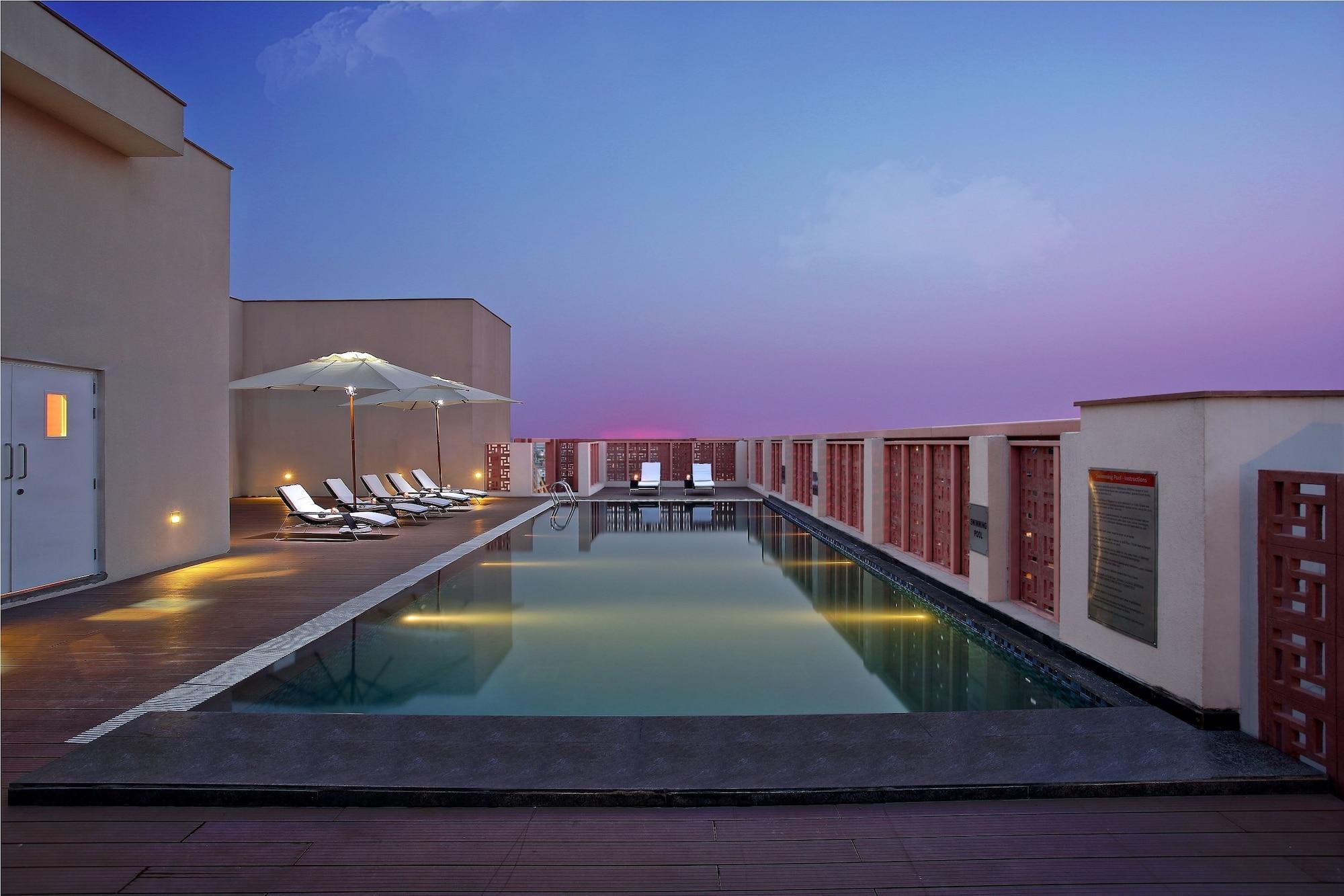 Vista Piscina ibis Jaipur City Centre
