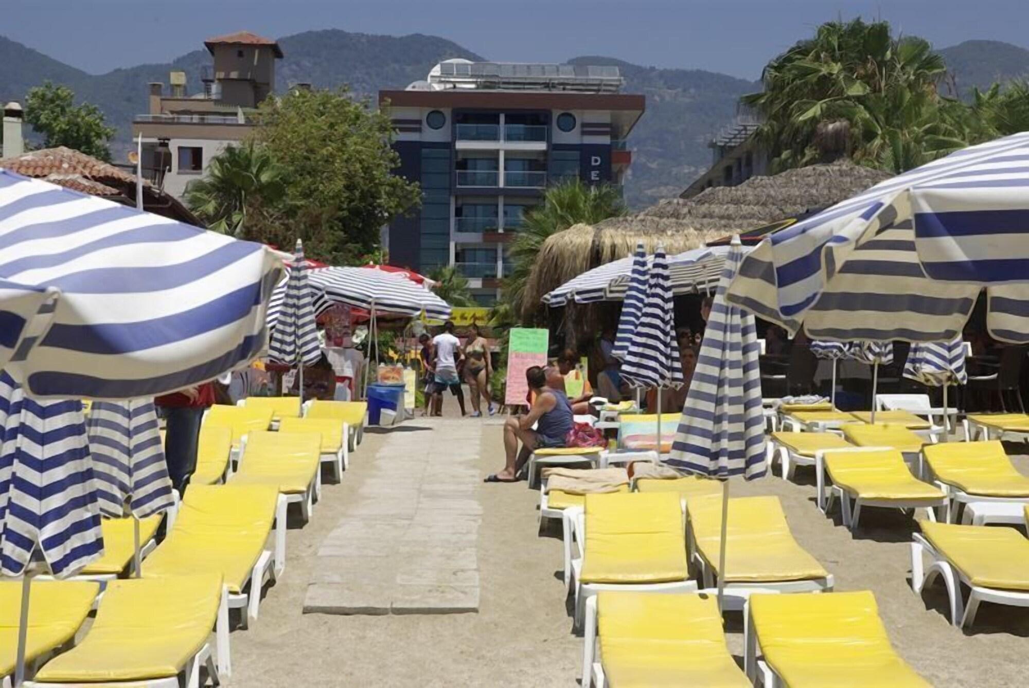 Playa Delfino Boutique Apart Hotel