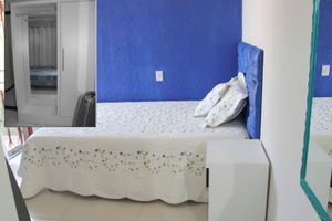 Alquiler Vacacional - Beautiful mansion with pool, barbecue area, garage, master suite, and hot tub.