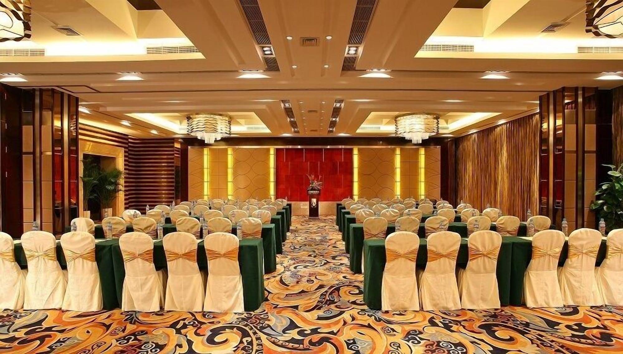 Sala de Reuniones Rainbird International Hotel