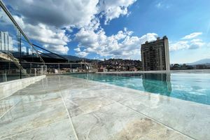 Alojamiento - Apartments Pool and Rooftop Downtown Hotel
