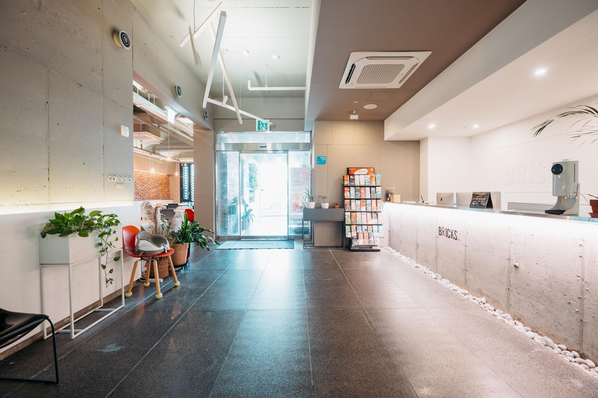 Vista Lobby Jeju Bricks Hotel