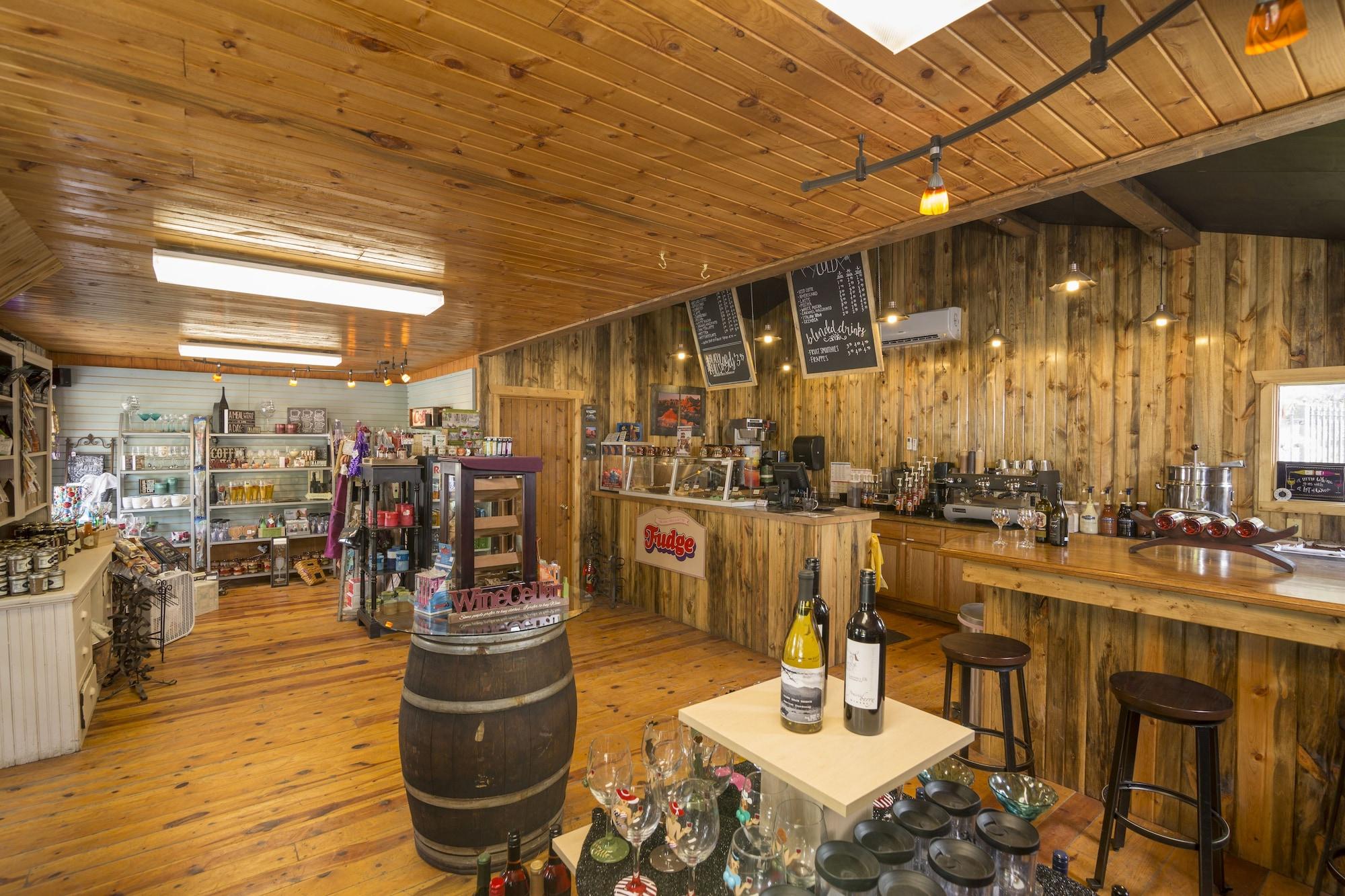 Bar/Salón Lodge at Palmer Gulch