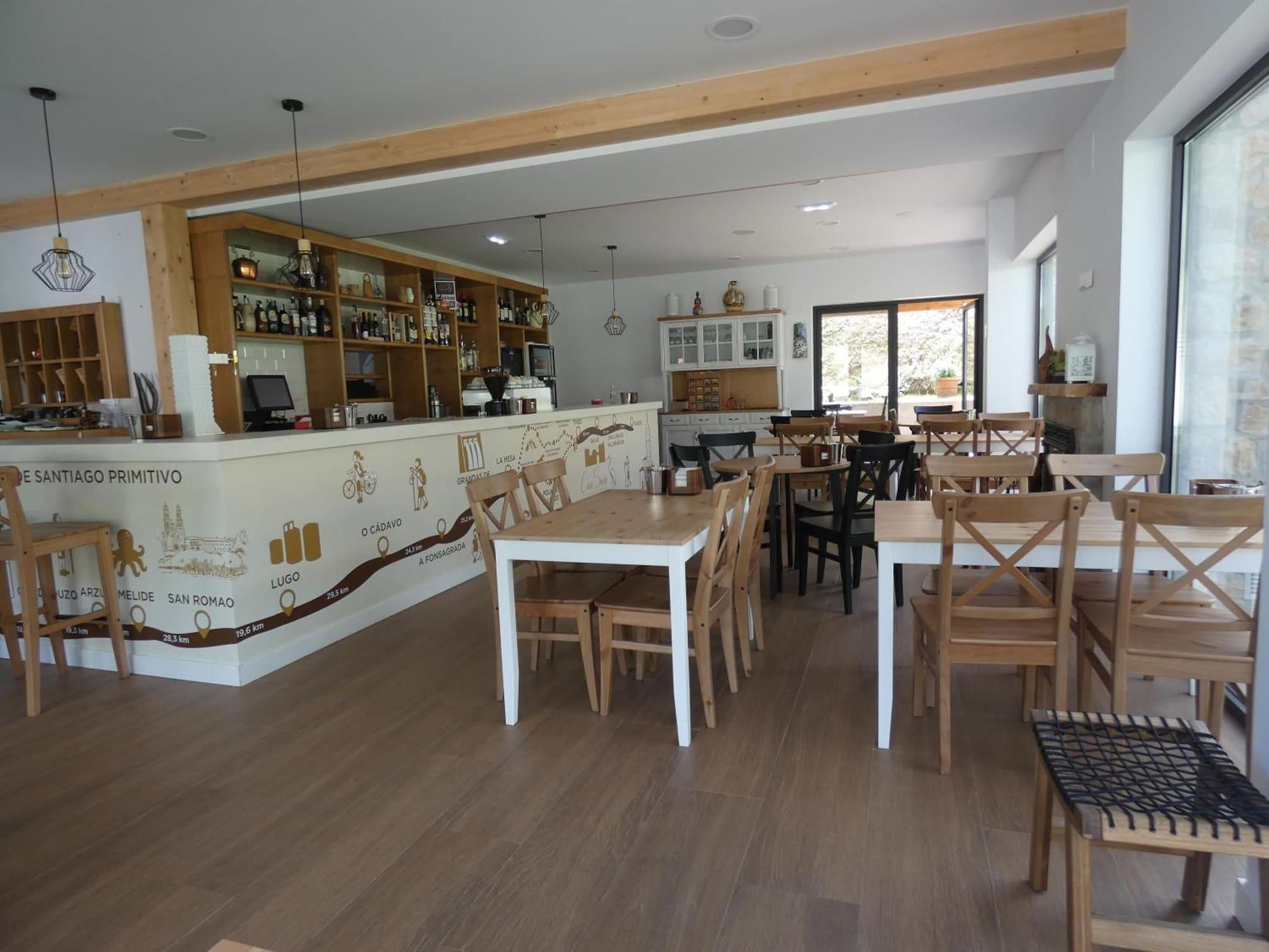 Bar/Salón Albergue Casa Sueño - Hostel