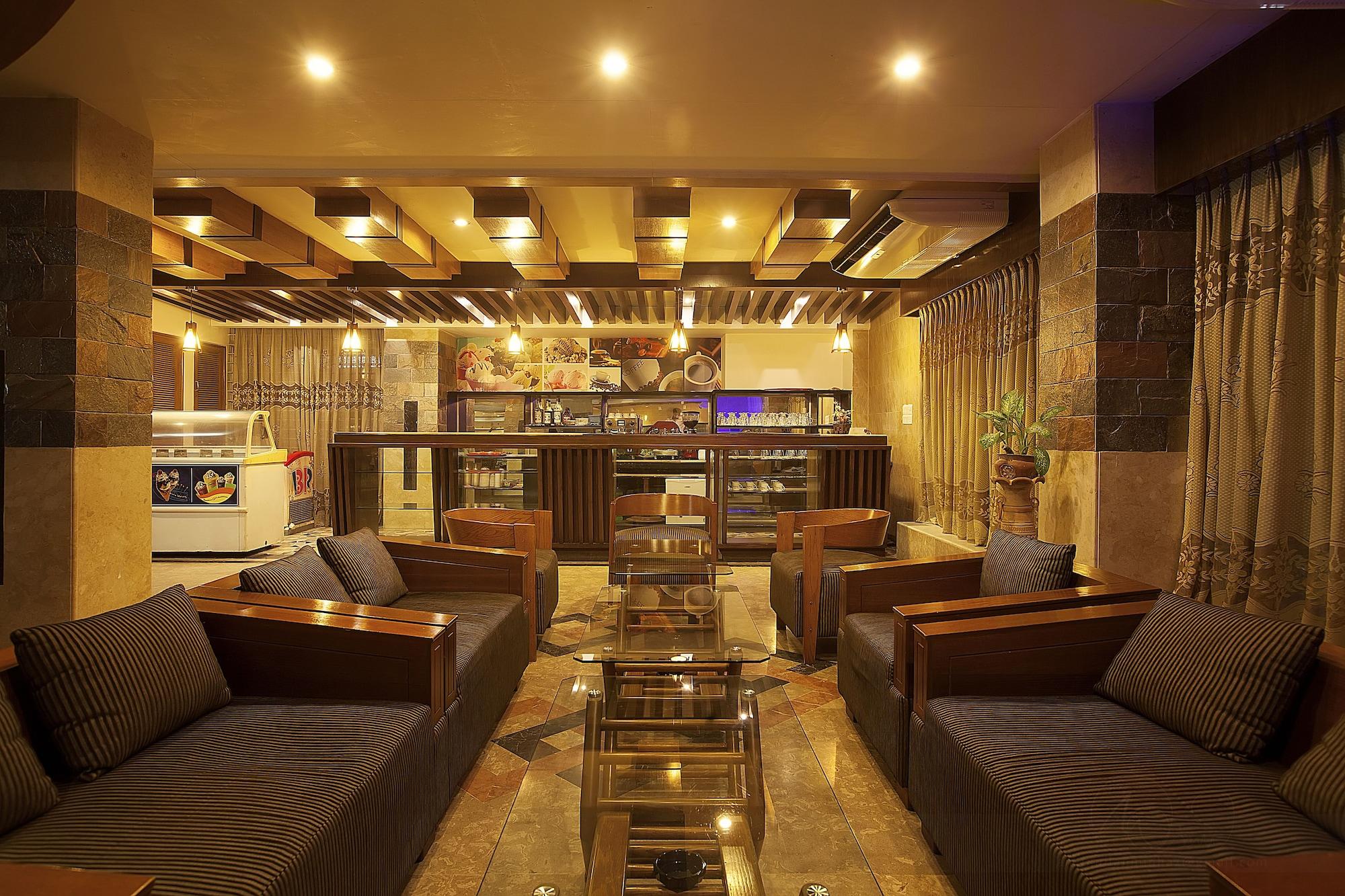 Vista Lobby White Orchid