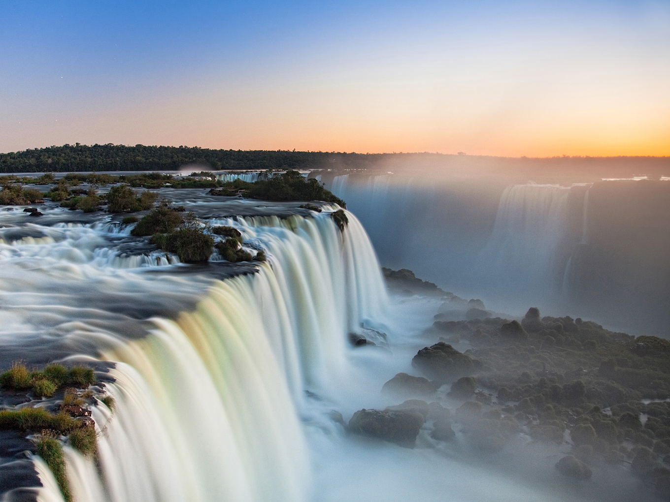 Cataratas do Iguaçu: onde fica e como chegar? Foz do Iguaçu de carro, avião  ou ônibus - Um Viajante