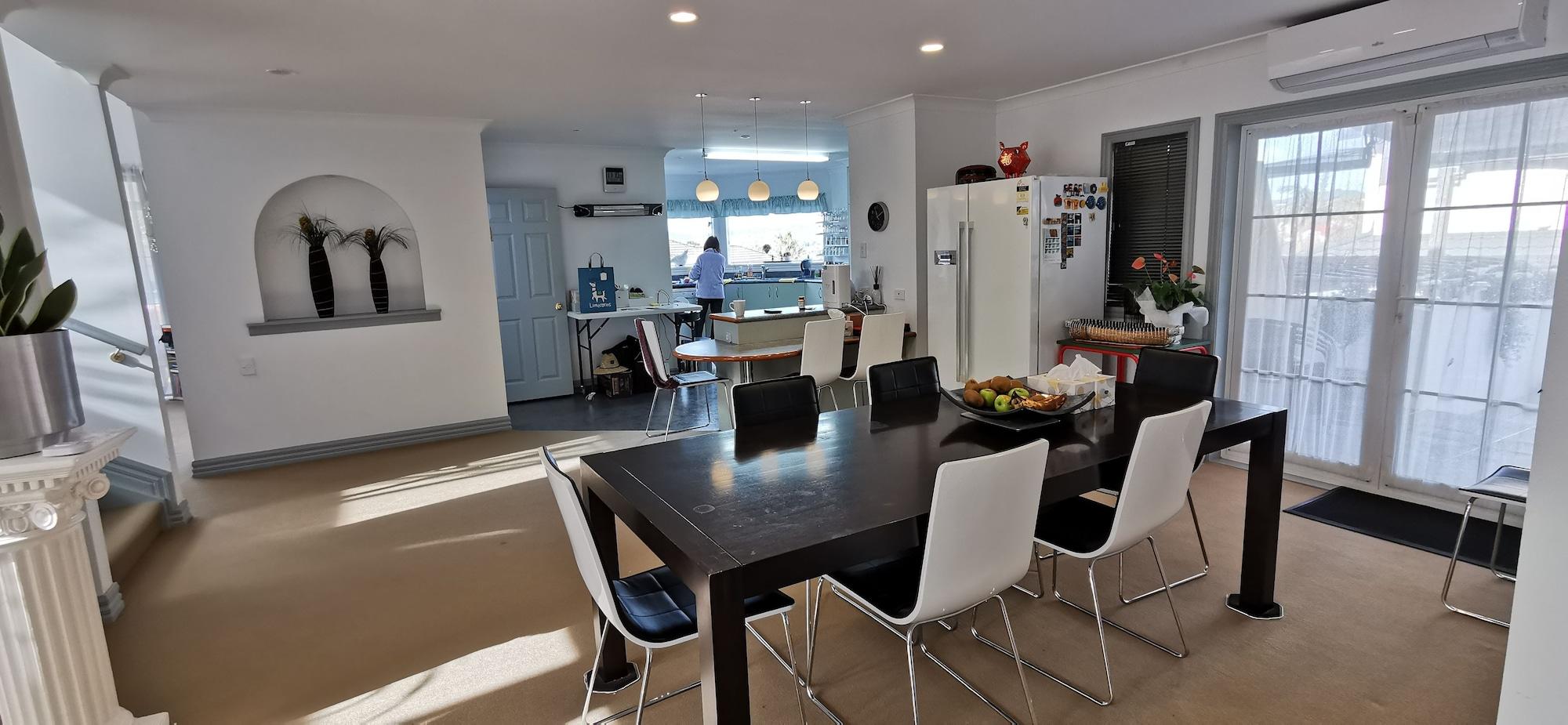 Restaurant Lush & Co Auckland Bed & Breakfast