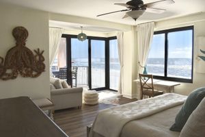 Alquiler Vacacional - Upgrades Galore! STUNNING Views, Steps to the Sand & Short Walk to FLORA-BAMA!!