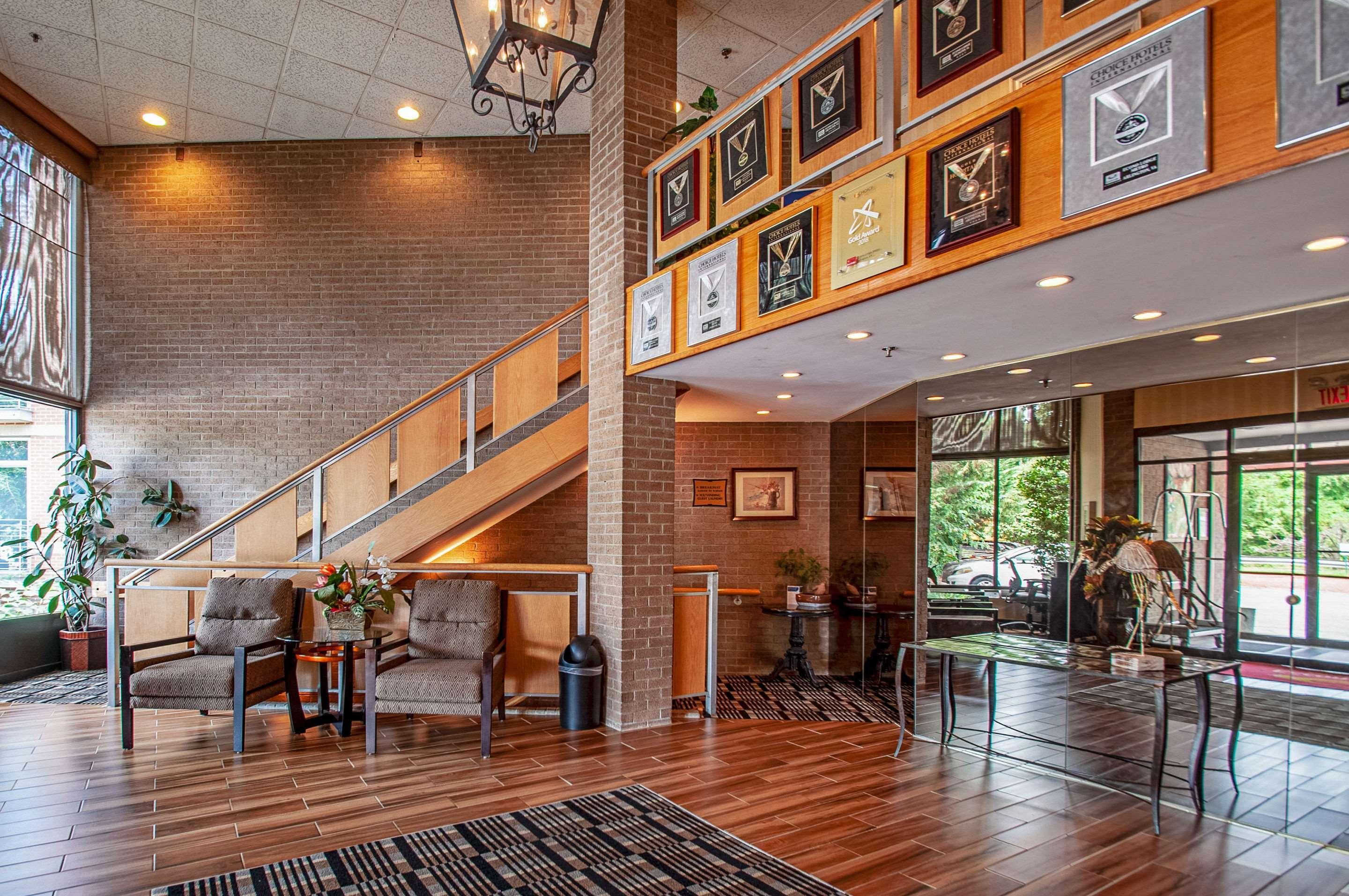 Vista Lobby Econo Lodge Metro