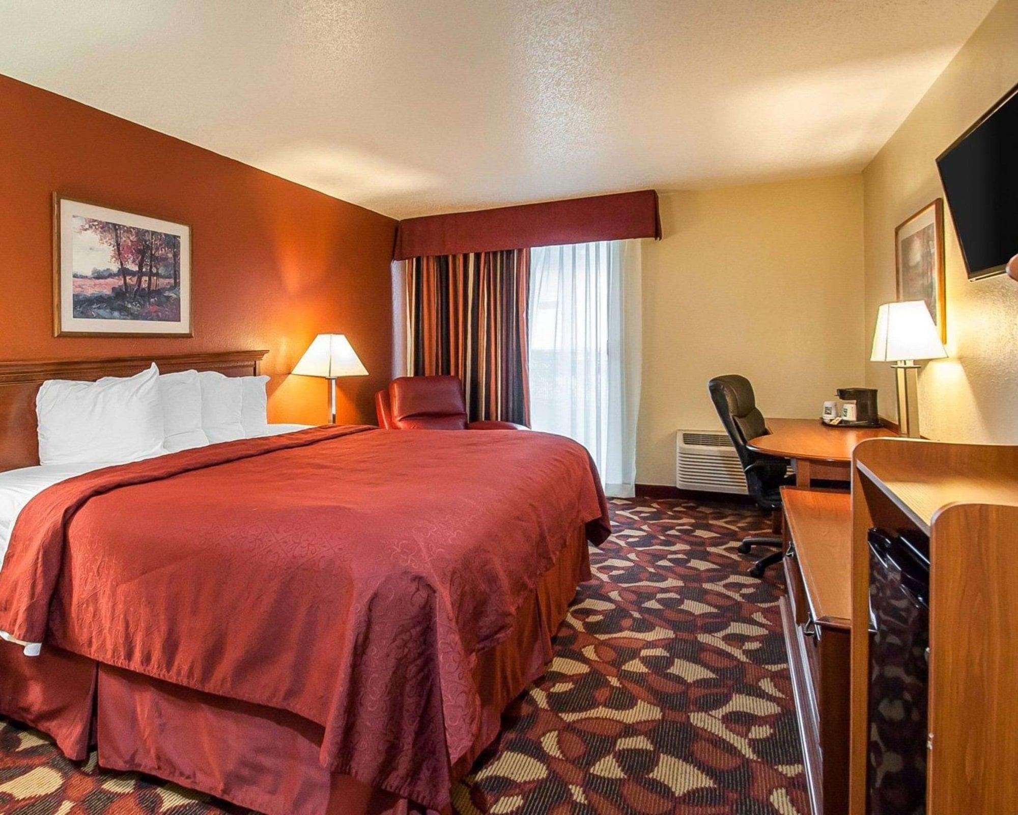 Habitación Quality Inn & Suites Kansas City I-435N Near Sports Complex