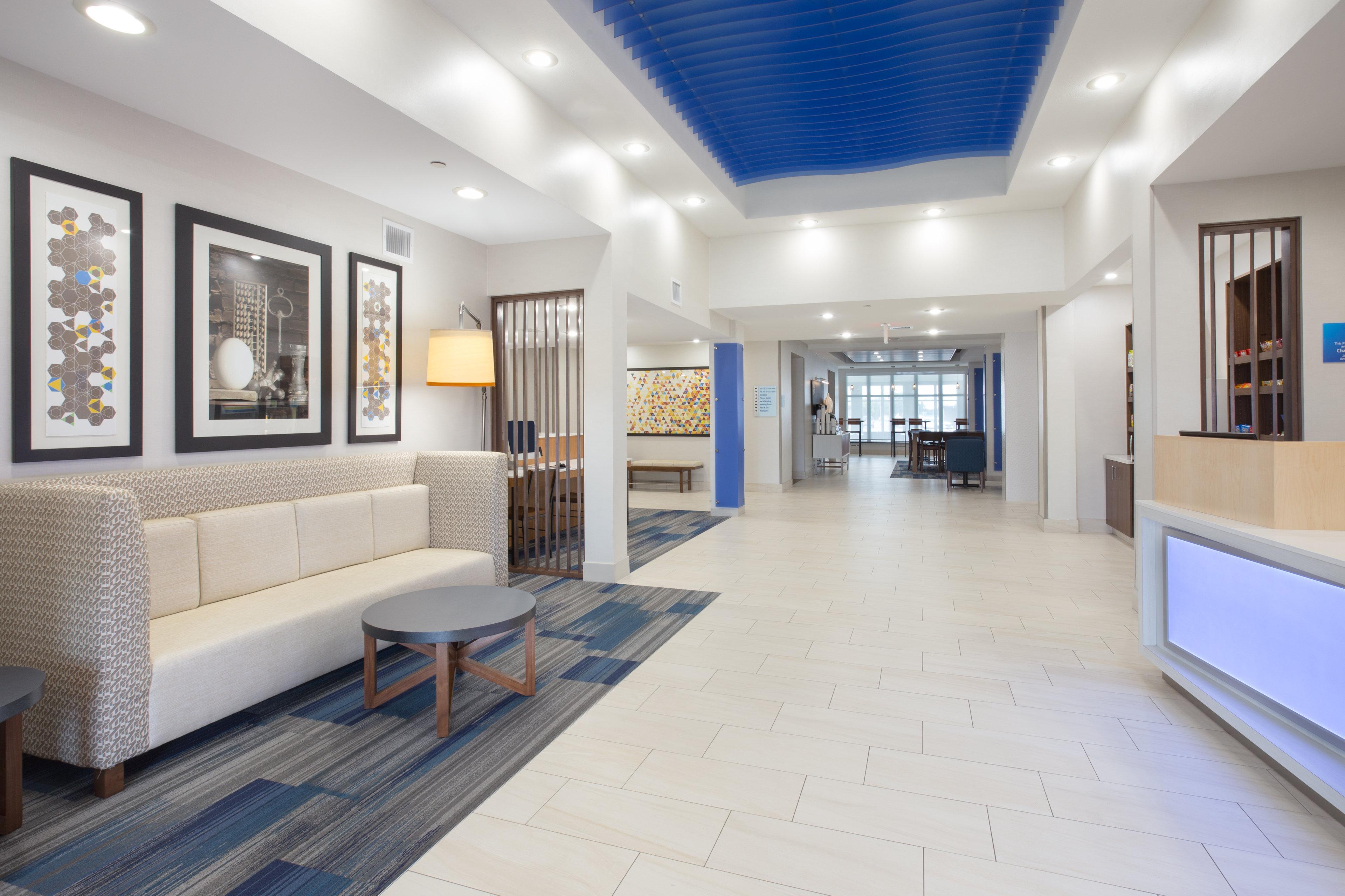 Vista Lobby Holiday Inn Express & Suites Amarillo by IHG