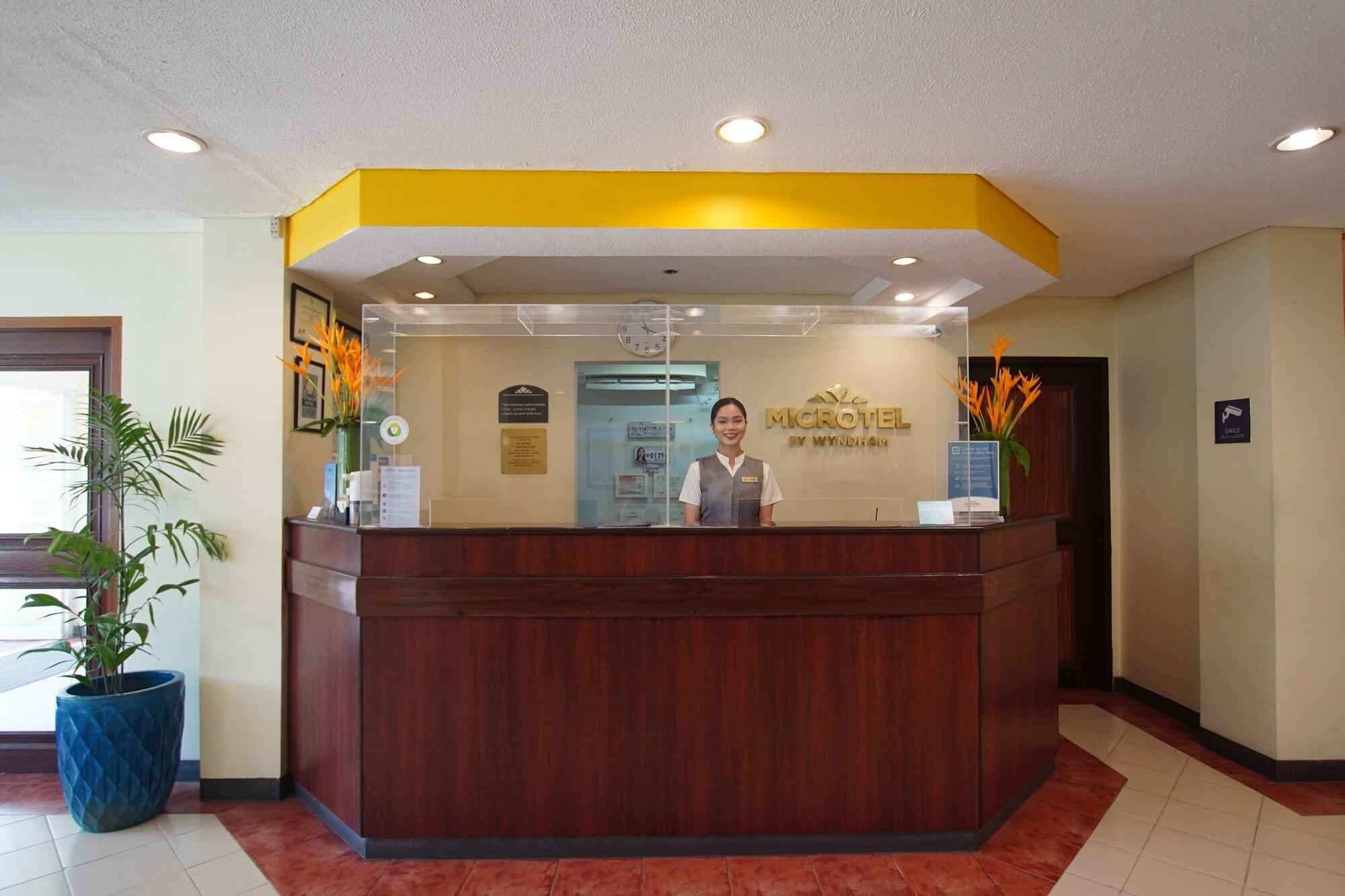 Vista Lobby Microtel by Wyndham Tarlac