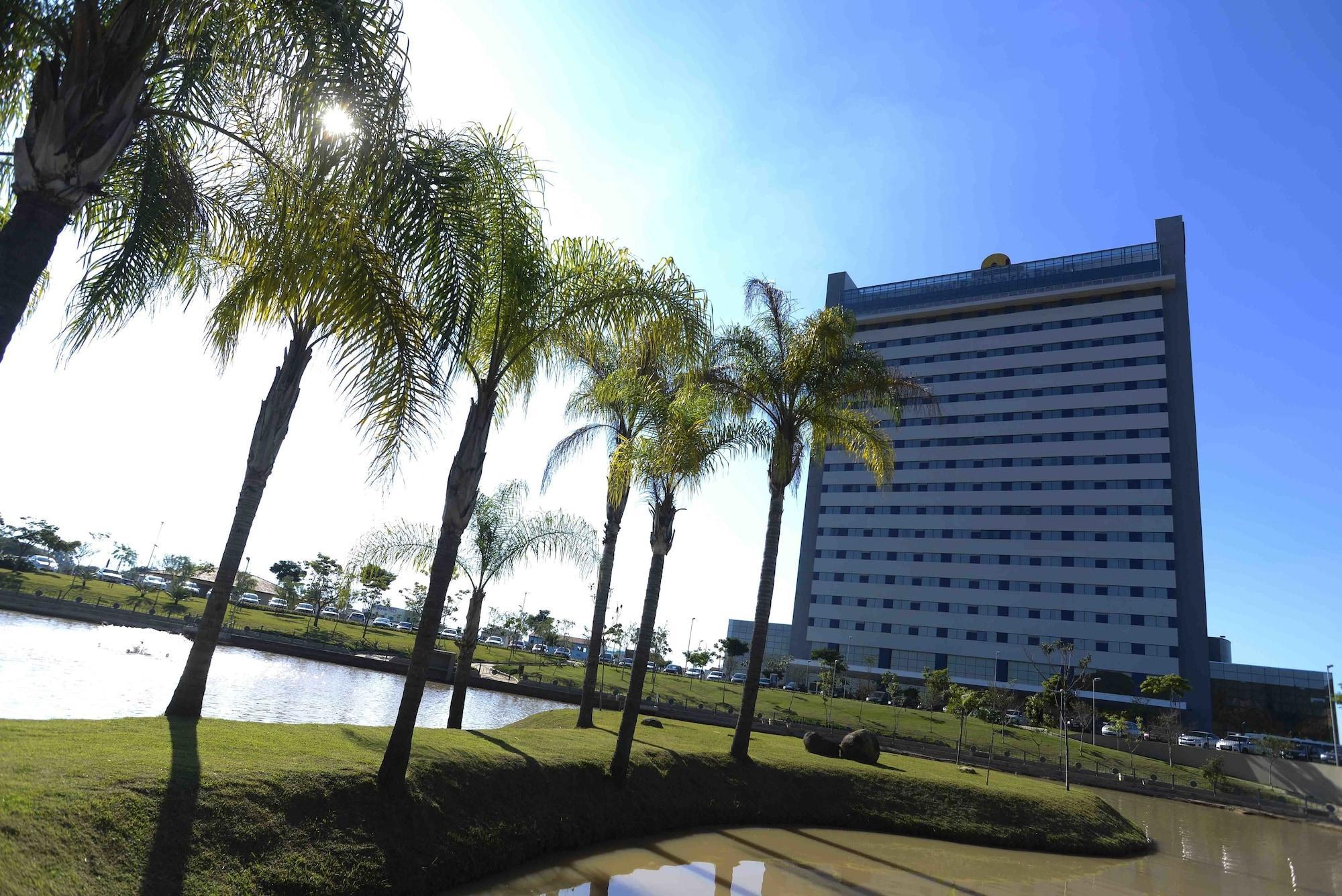 Vista Exterior Hotel Rainha do Brasil