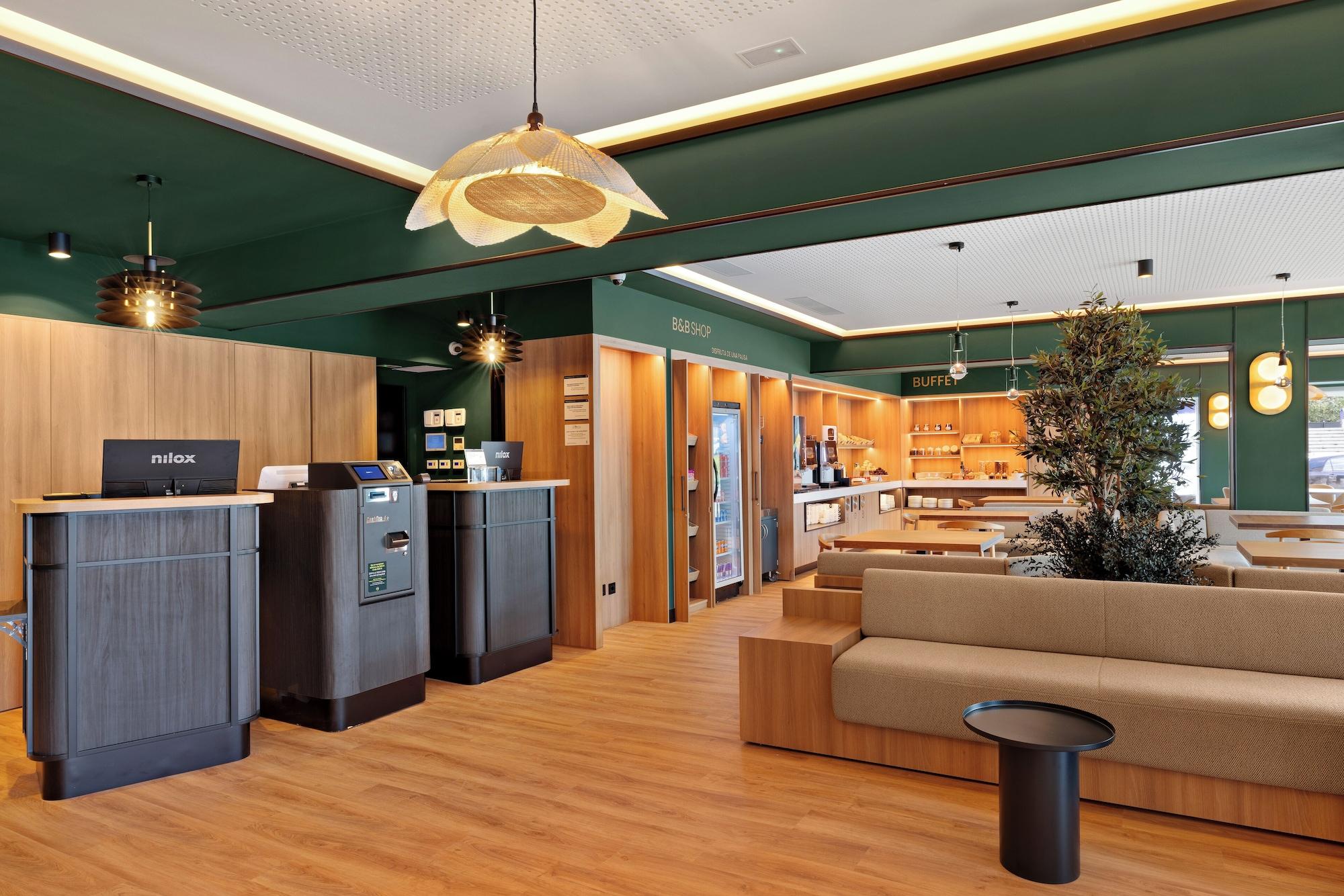 Vista Lobby B&B Hotel Santiago Milladoiro