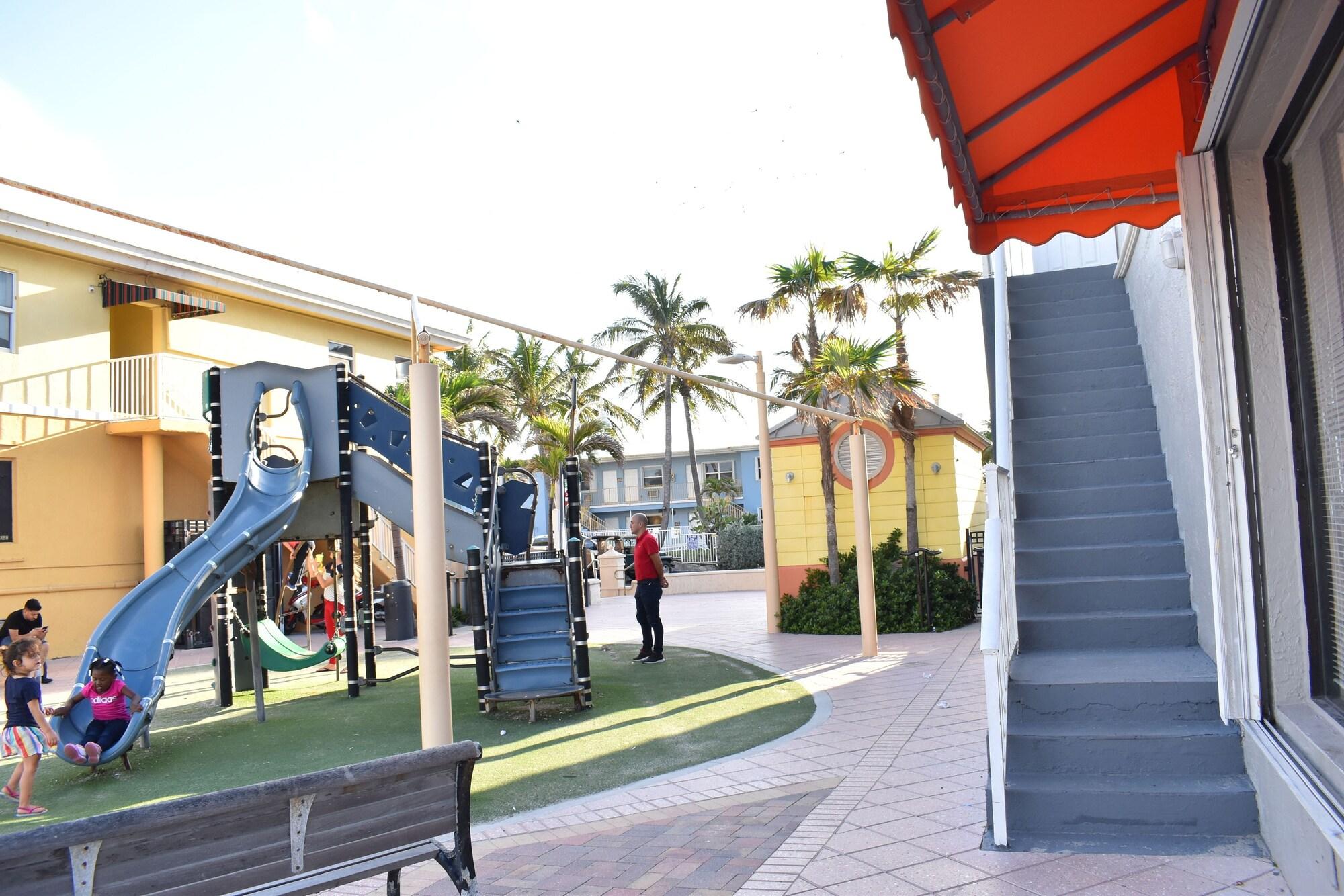 Varios Golden Sand Oceanfront