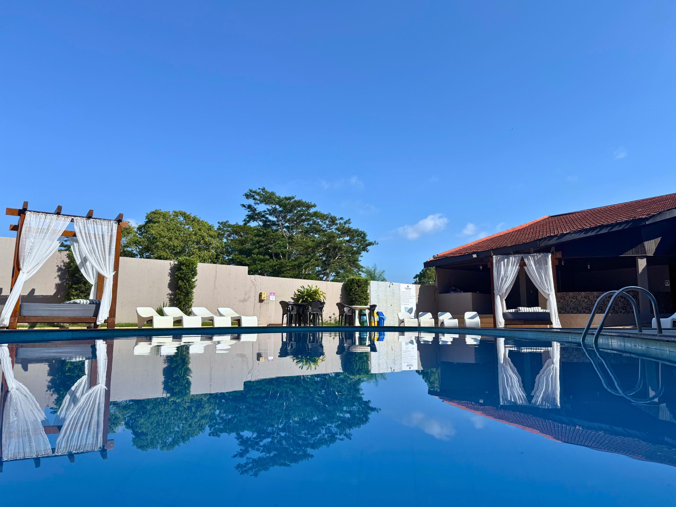Vista Piscina Manacá Hotel