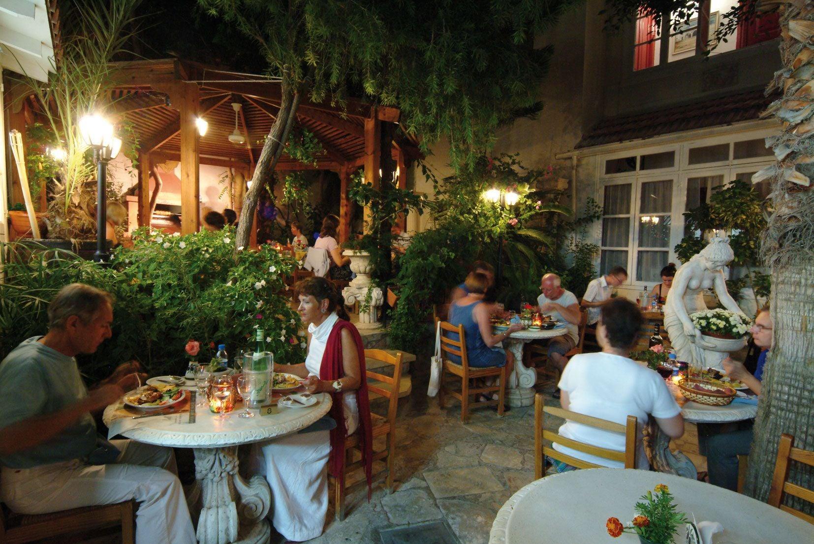 Restaurant Kiniras Traditional Hotel & Restaurant