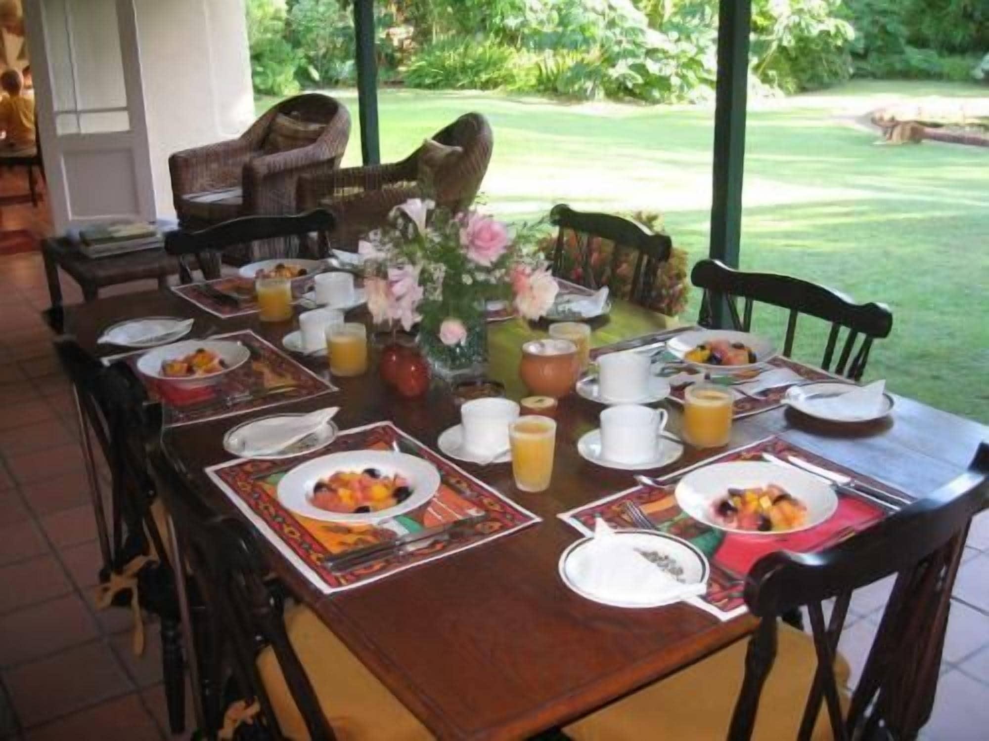 Restaurant Happy Lands Self Catering B&B