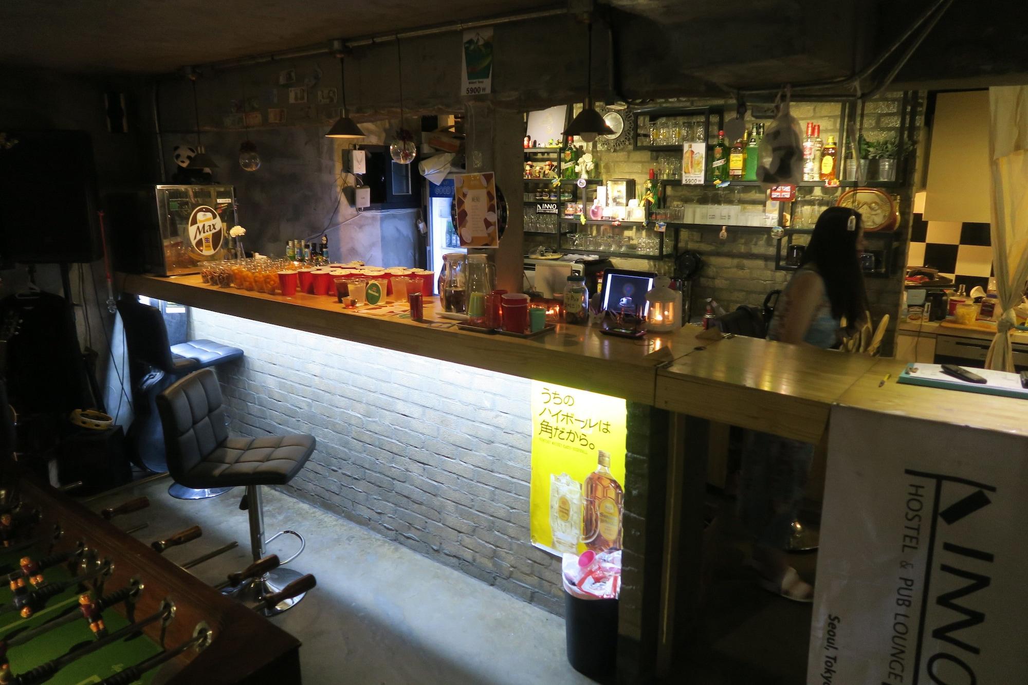 Vista Lobby Inno Guesthouse & Bar Hongdae - Hostel