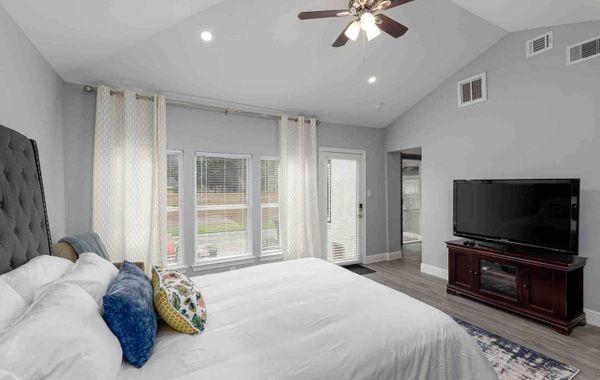 Cheerful 3 bedroom bungalow, 10 min away from DT