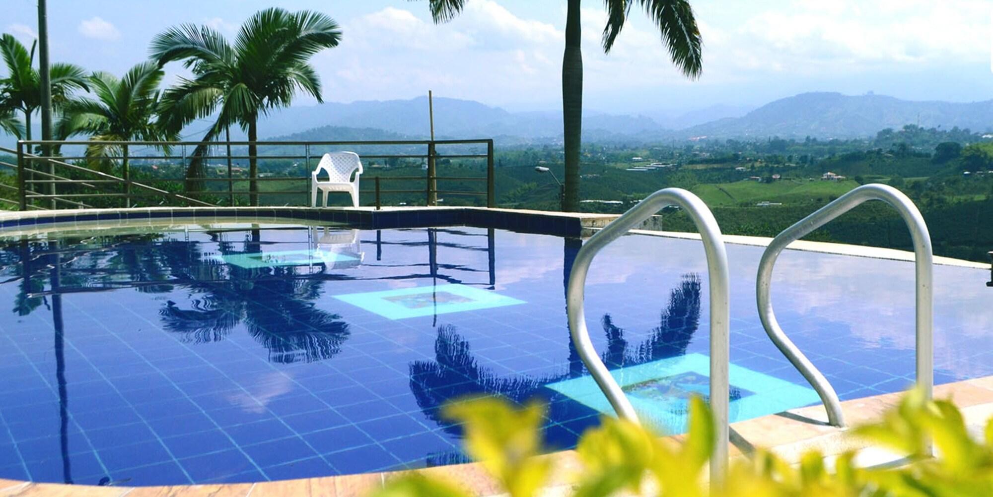 Vista Piscina Raices del Guadual