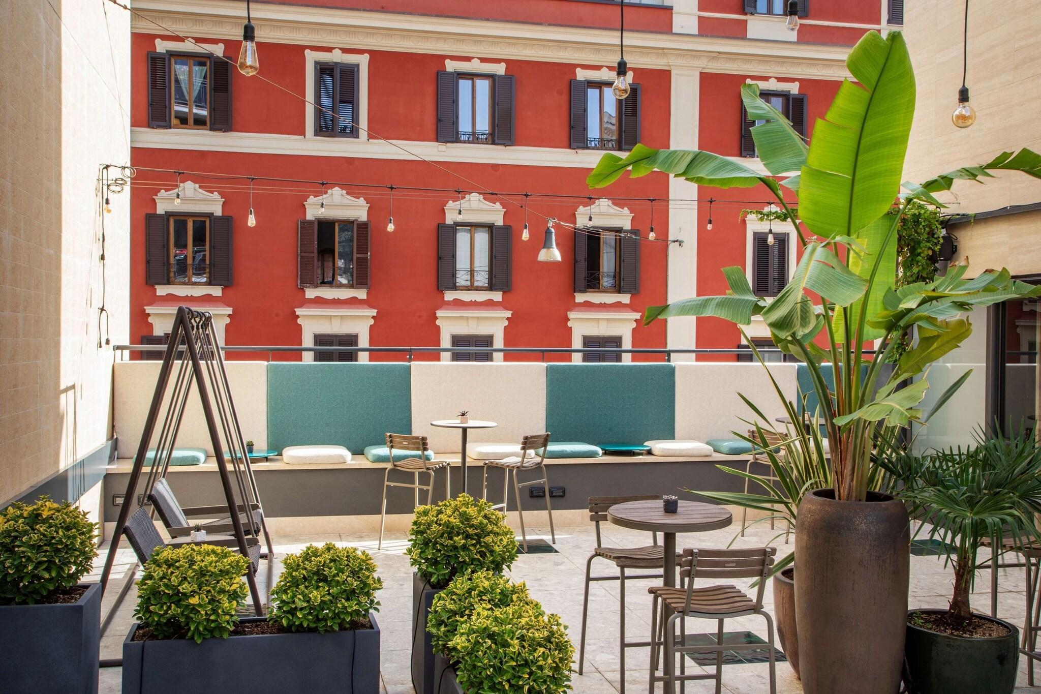 Bar/Salón The Spring House Hotel Rome Vatican, Tapestry Collection Hilton