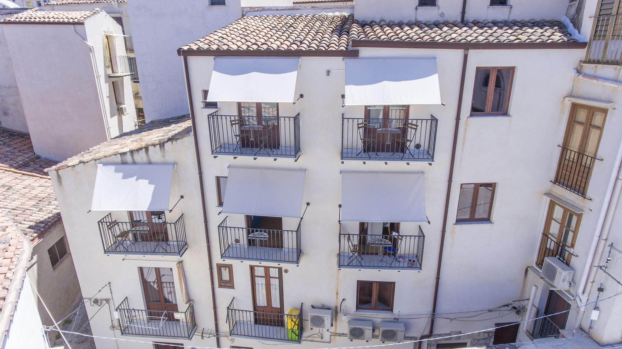 Vista Exterior Cefalù in Blu