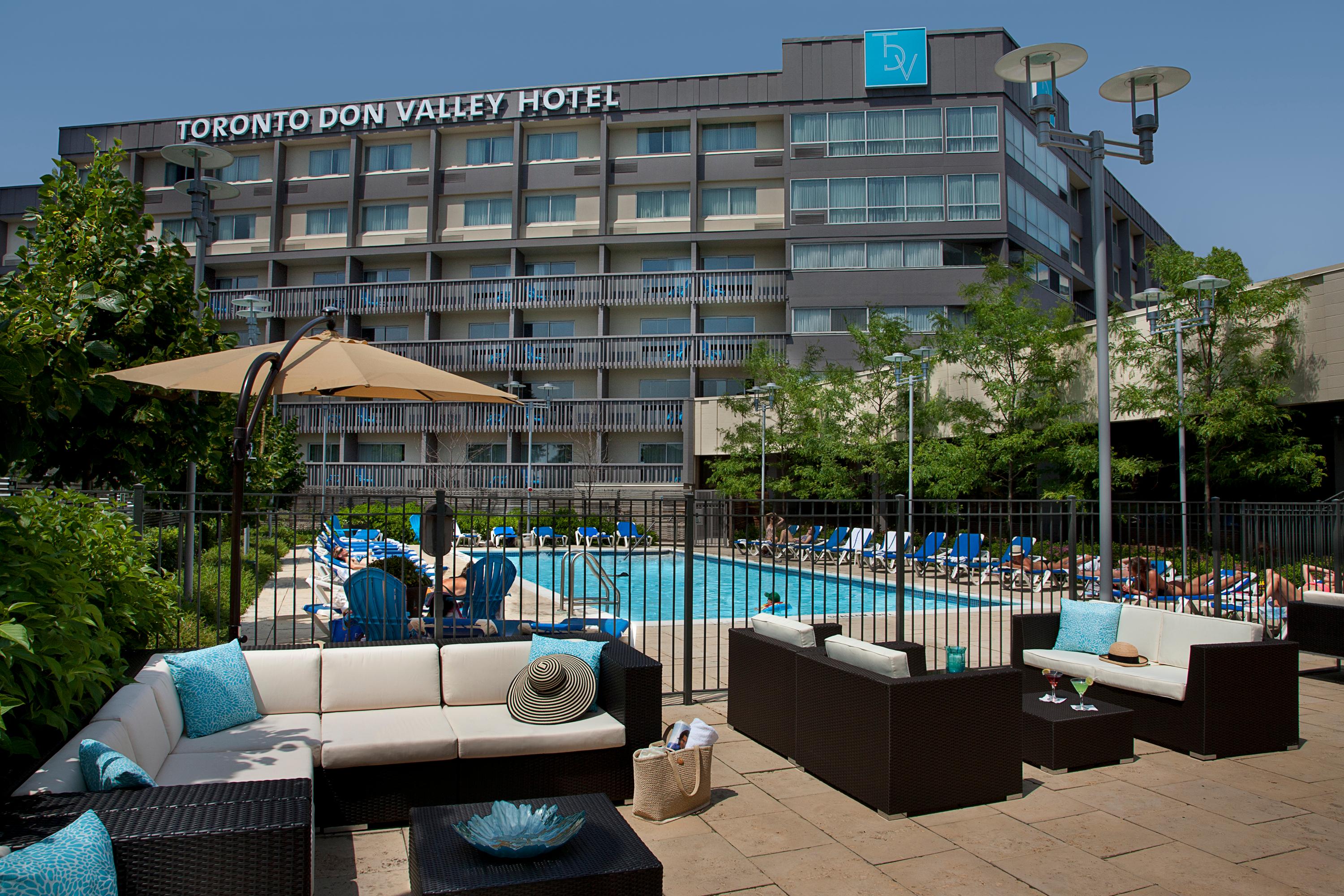 Vista Exterior Toronto Don Valley Hotel & Suites