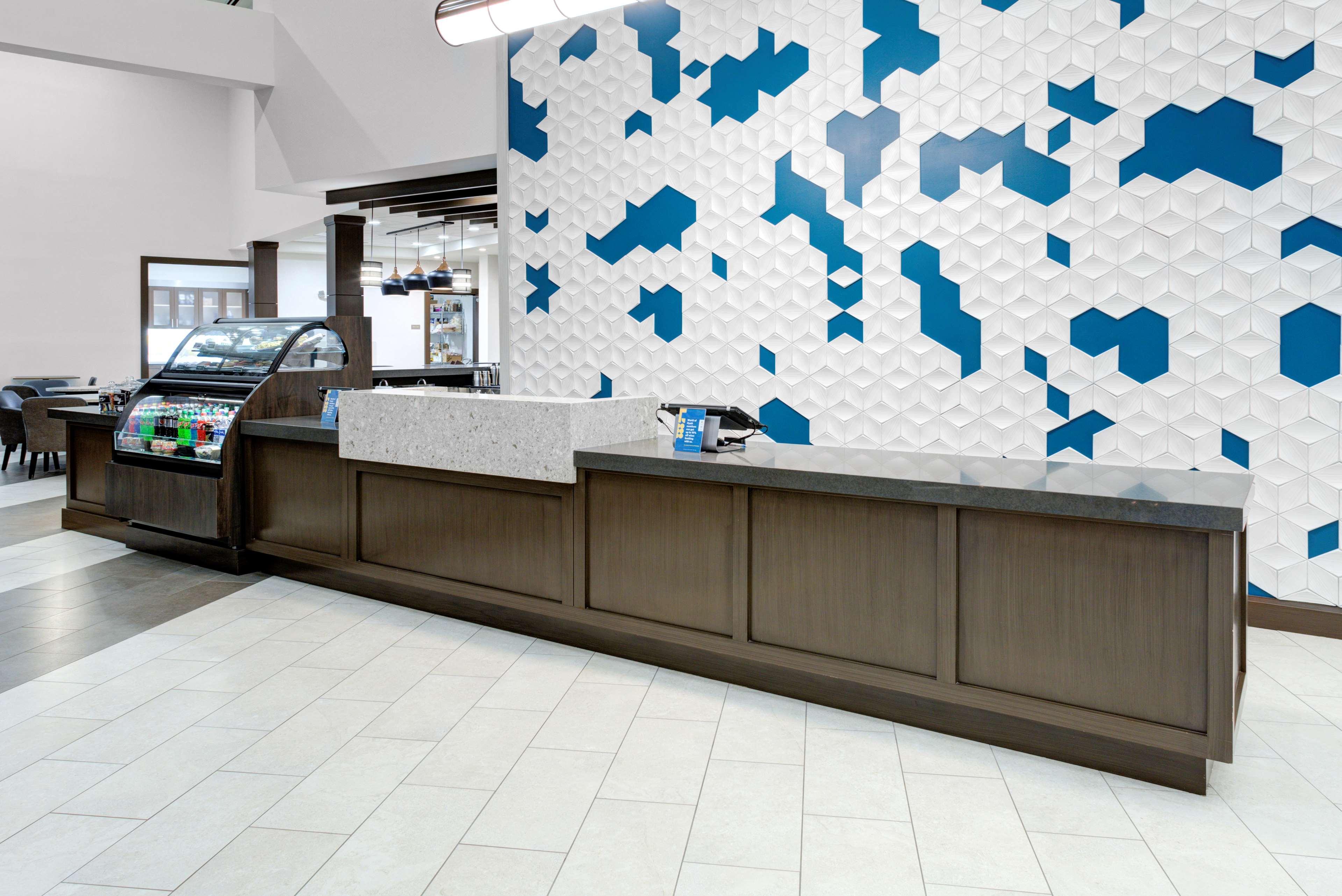 Vista Lobby Hyatt Place Dallas/Allen