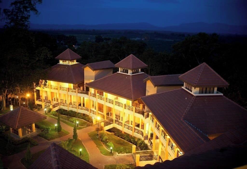 Vista Exterior Felda Residence Tekam