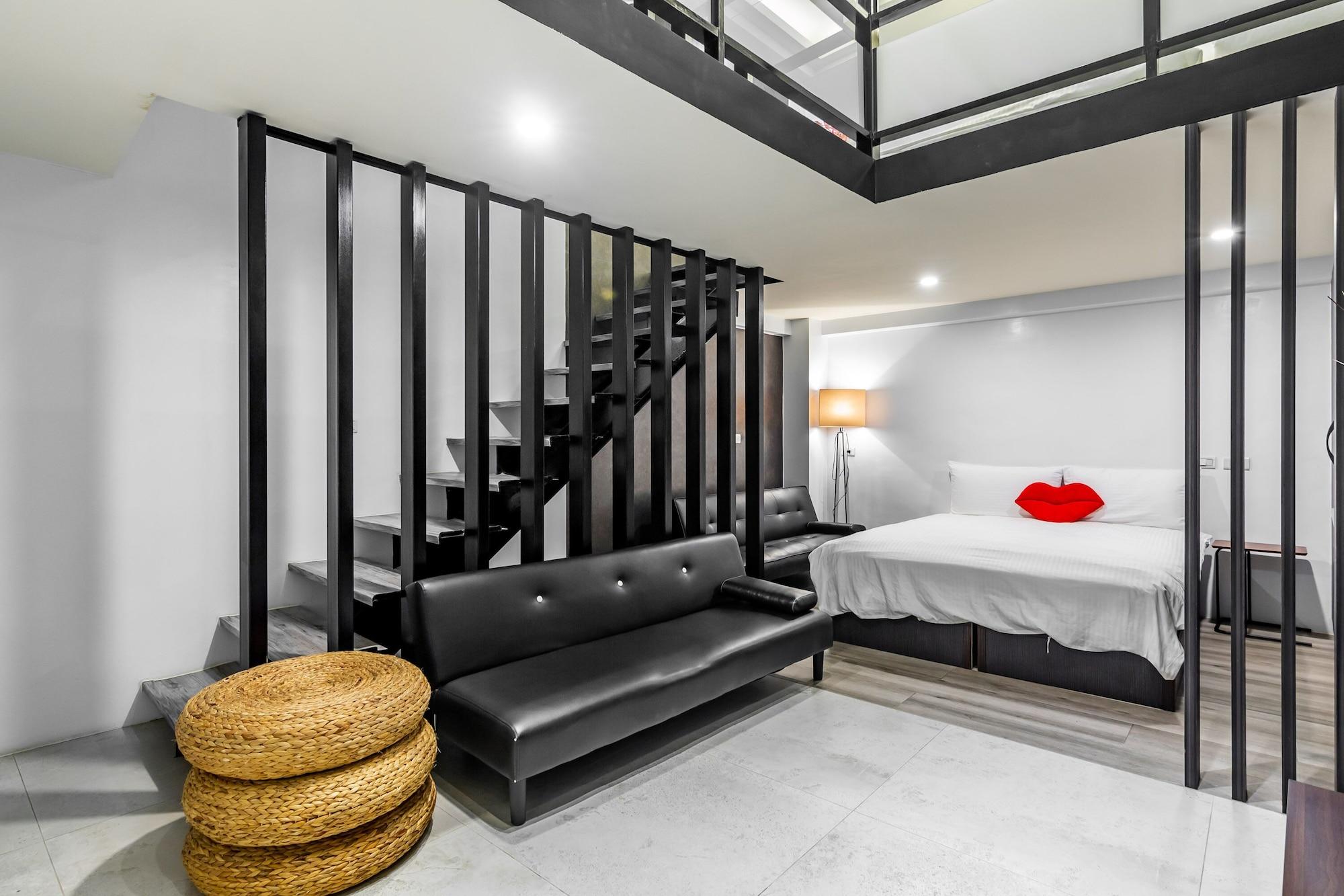 Varios Sun Moon Tea Hotel