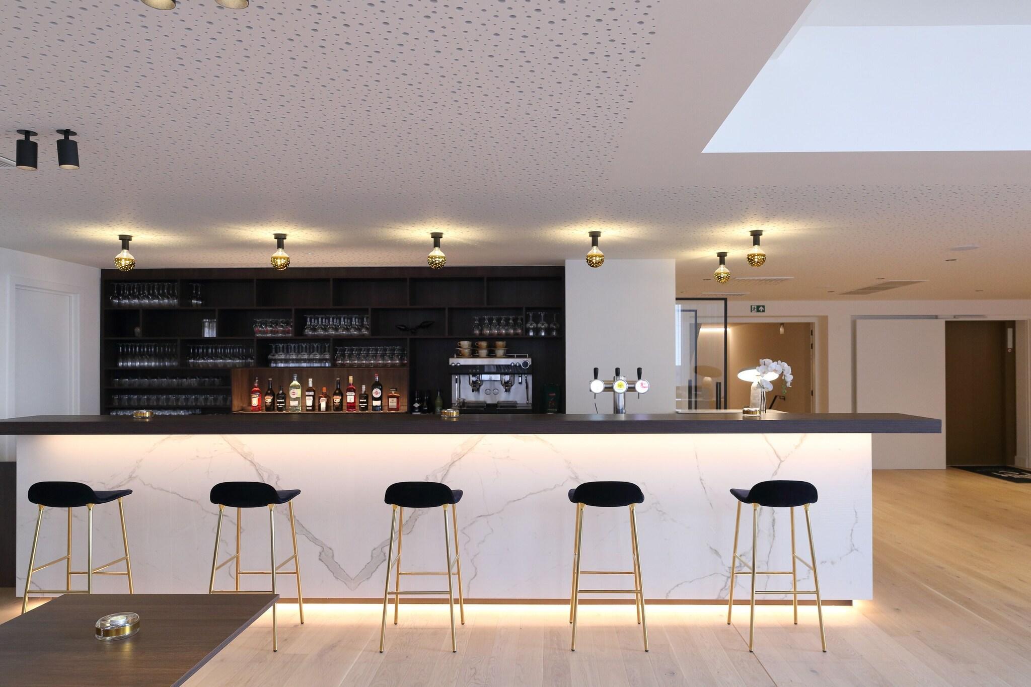 Bar/Salón Corsendonk Turnova